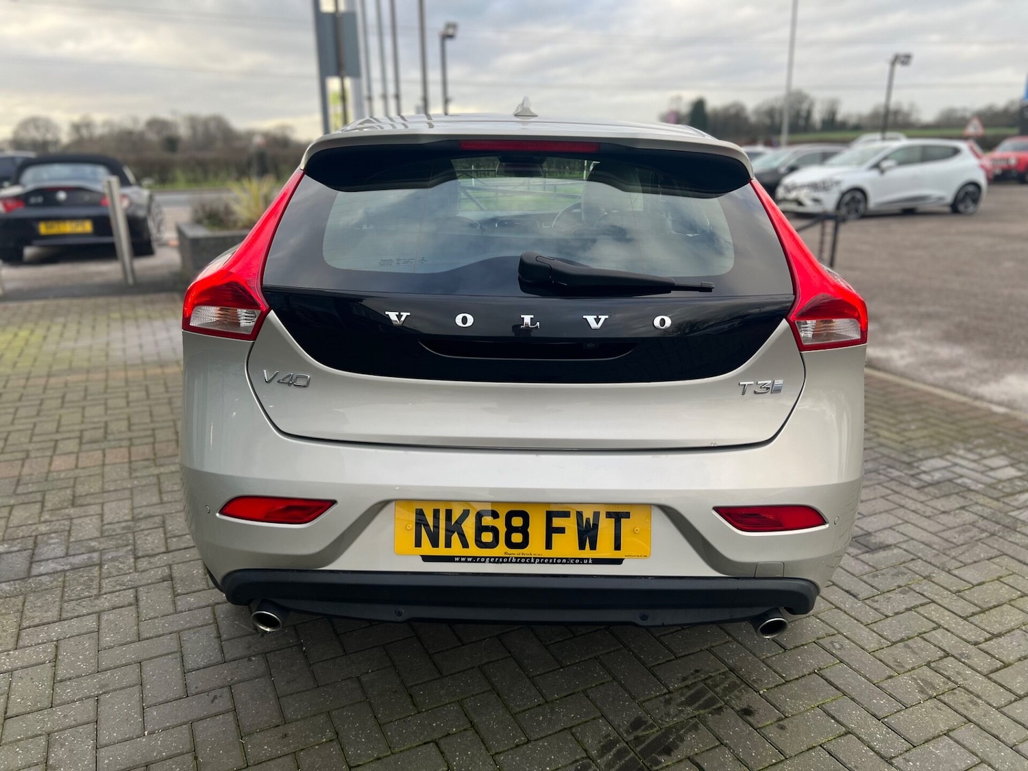 Used Volvo V40 2018 for sale - 76844878: Photo 9