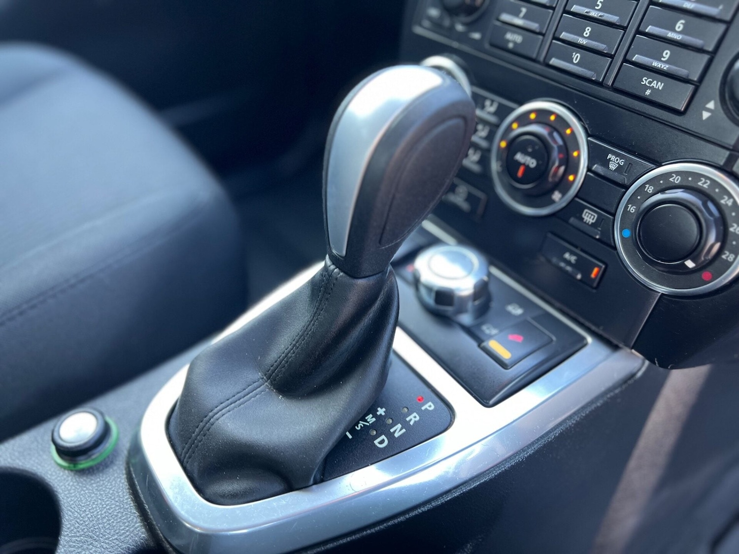 Used Land Rover Freelander 2012 for sale - 77763130: Photo 19