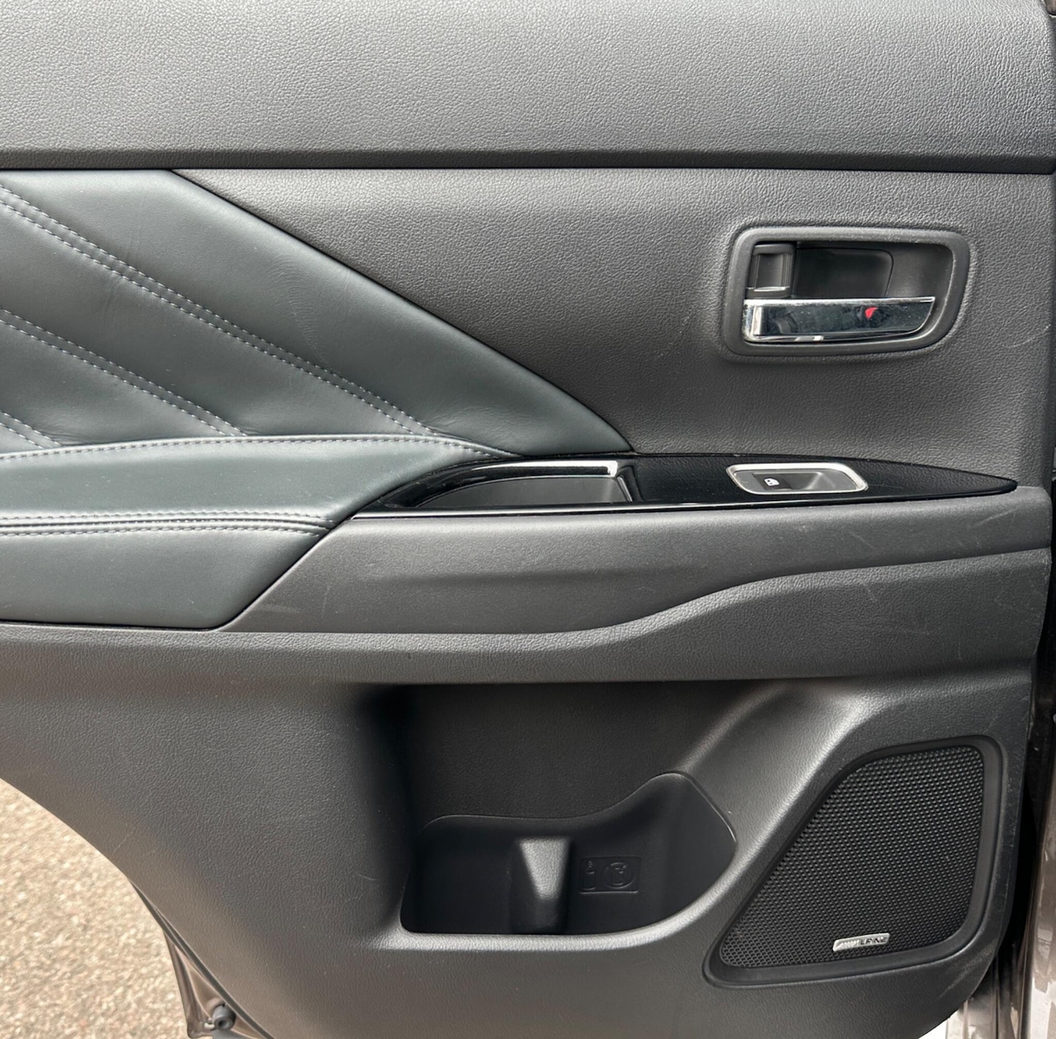 Used Mitsubishi Outlander 2016 for sale - 76370586: Photo 28