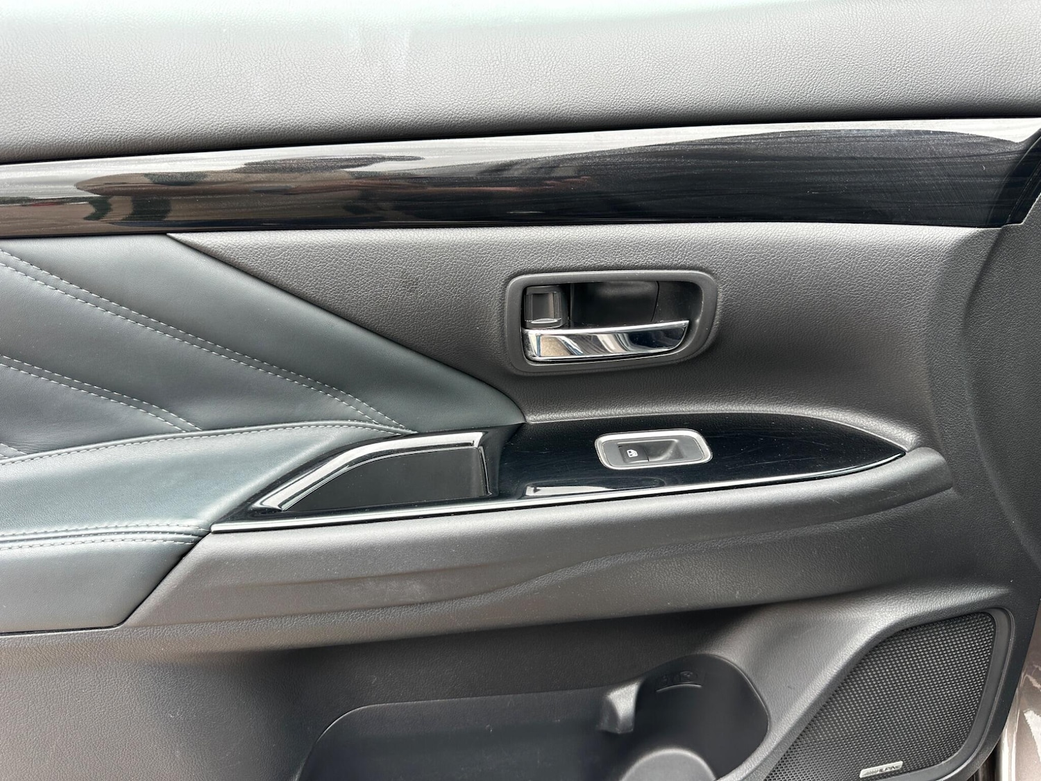 Used Mitsubishi Outlander 2016 for sale - 76370586: Photo 31