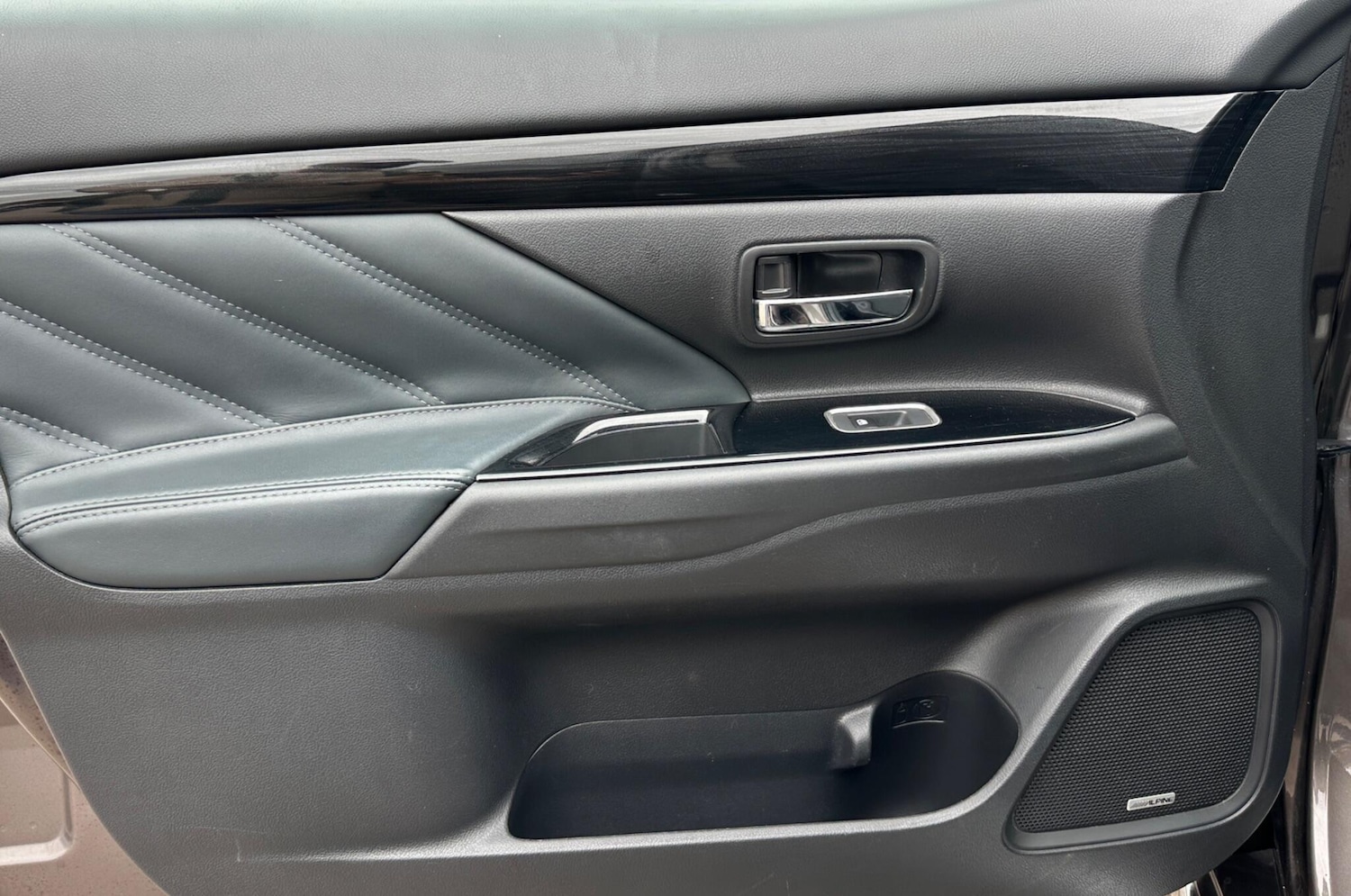 Used Mitsubishi Outlander 2016 for sale - 76370586: Photo 32