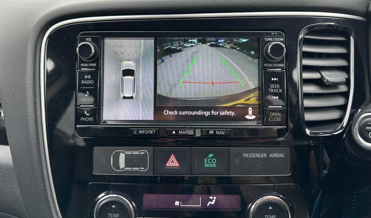 Used Mitsubishi Outlander 2016 for sale - 76370586: Photo 51