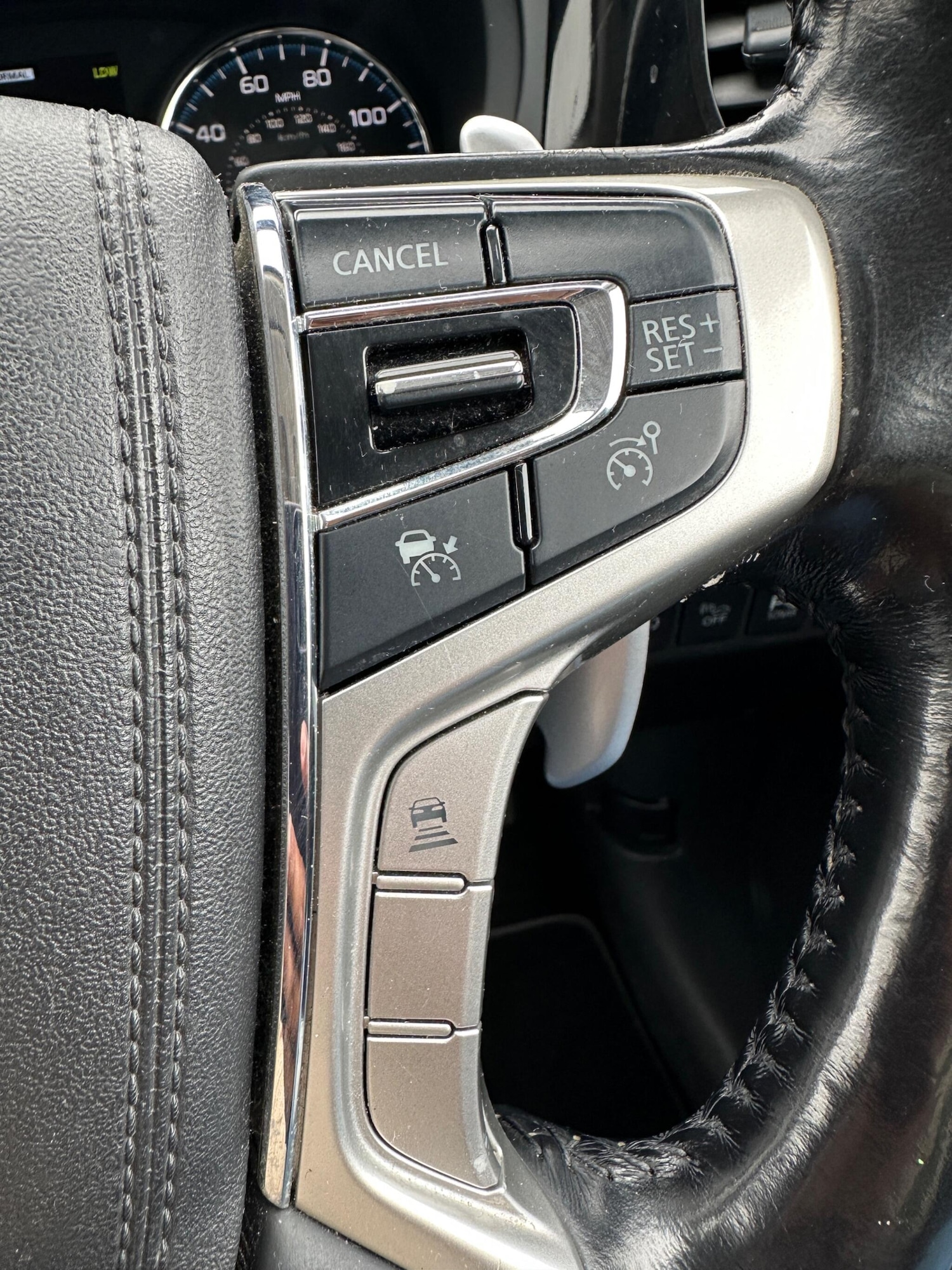 Used Mitsubishi Outlander 2016 for sale - 76370586: Photo 69