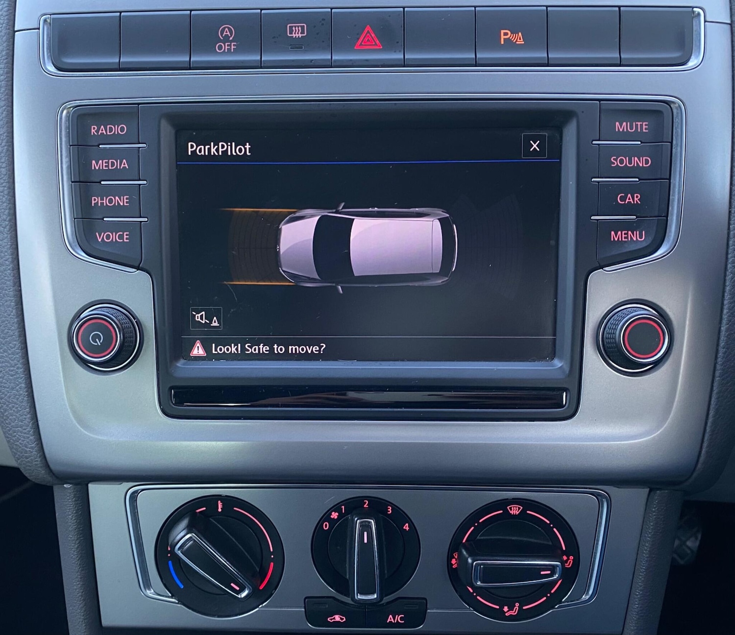 Used Volkswagen Polo 2016 for sale - 76666554: Photo 42