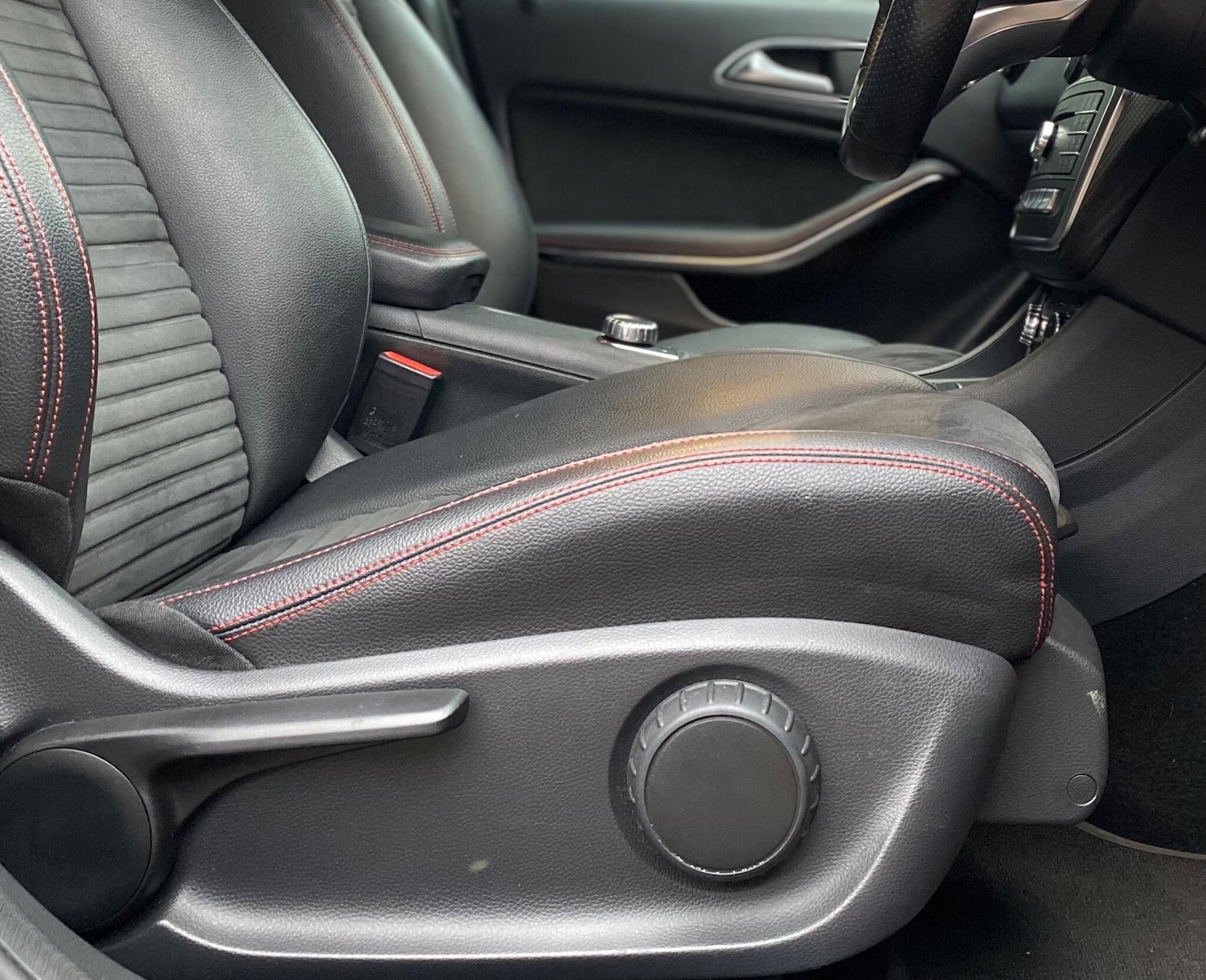 Used Mercedes-Benz A-Class 2015 for sale - 76370701: Photo 14