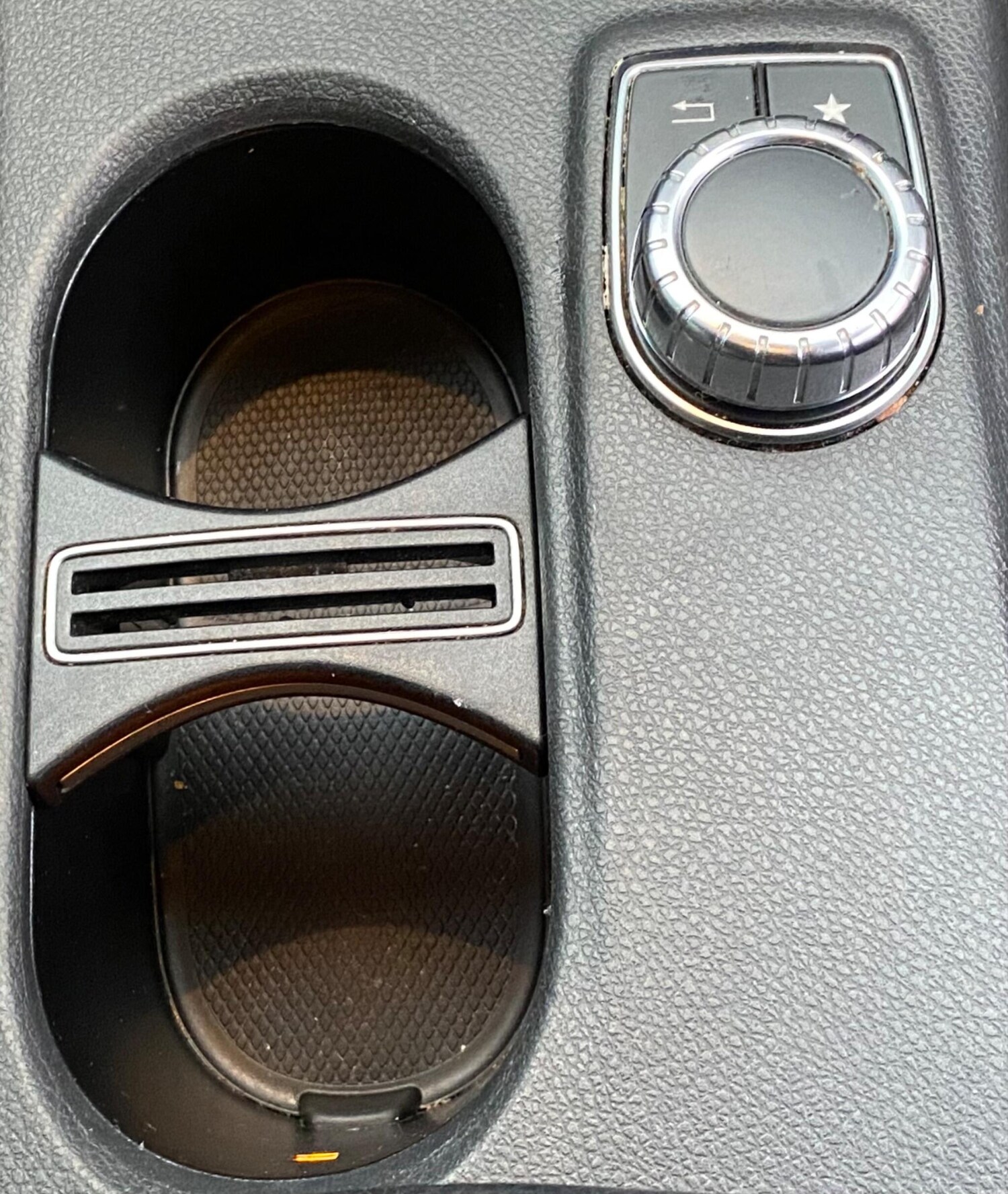 Used Mercedes-Benz A-Class 2015 for sale - 76370701: Photo 38