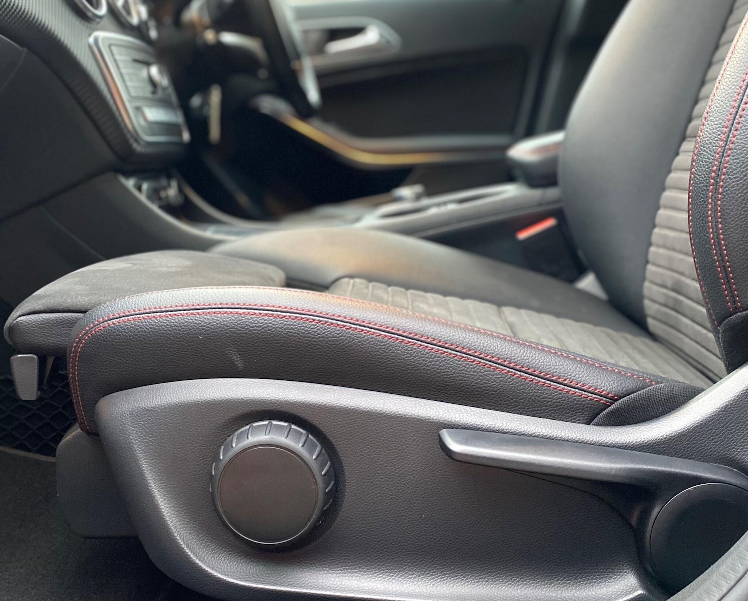 Used Mercedes-Benz A-Class 2015 for sale - 76370701: Photo 57