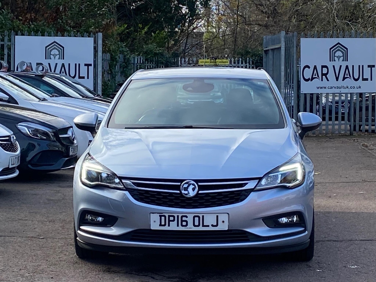Used Vauxhall Astra 2016 for sale - 76659080: Photo 2