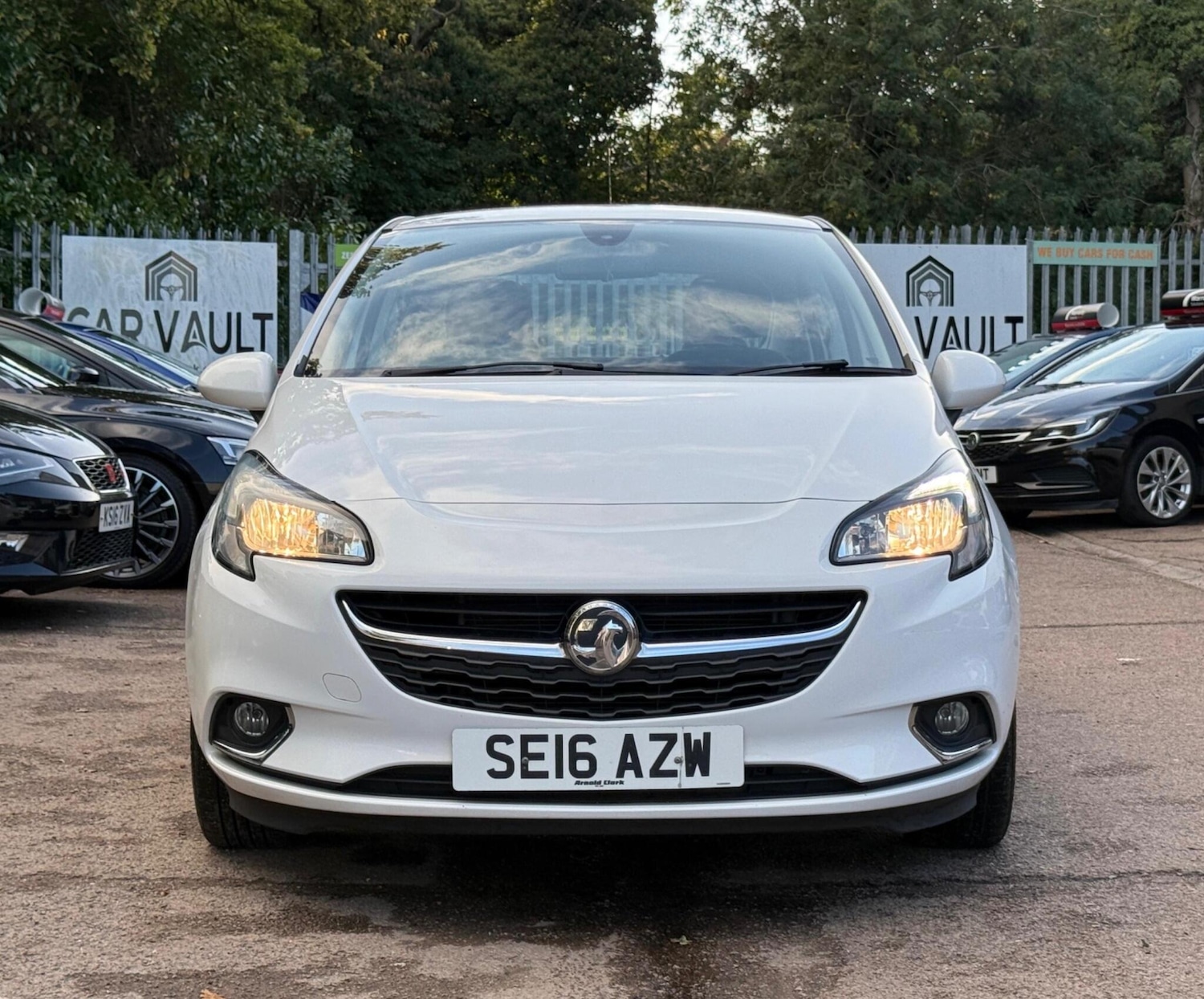 Used Vauxhall Corsa 2016 for sale - 76370935: Photo 2