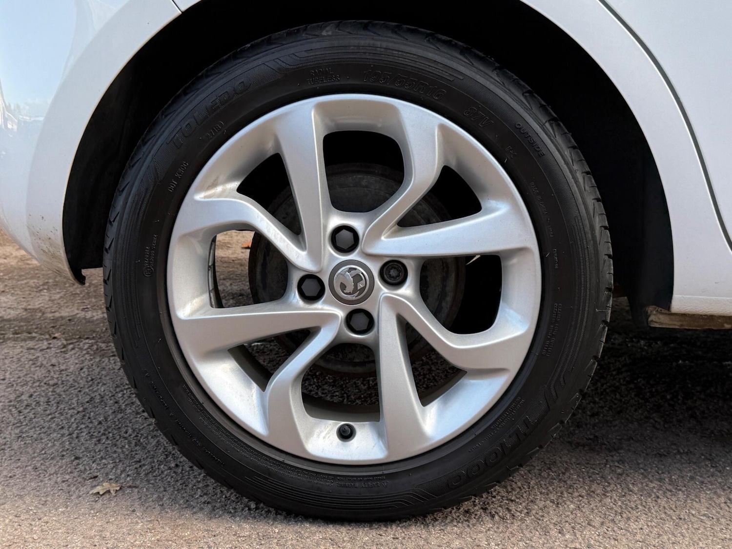 Used Vauxhall Corsa 2016 for sale - 76370935: Photo 64