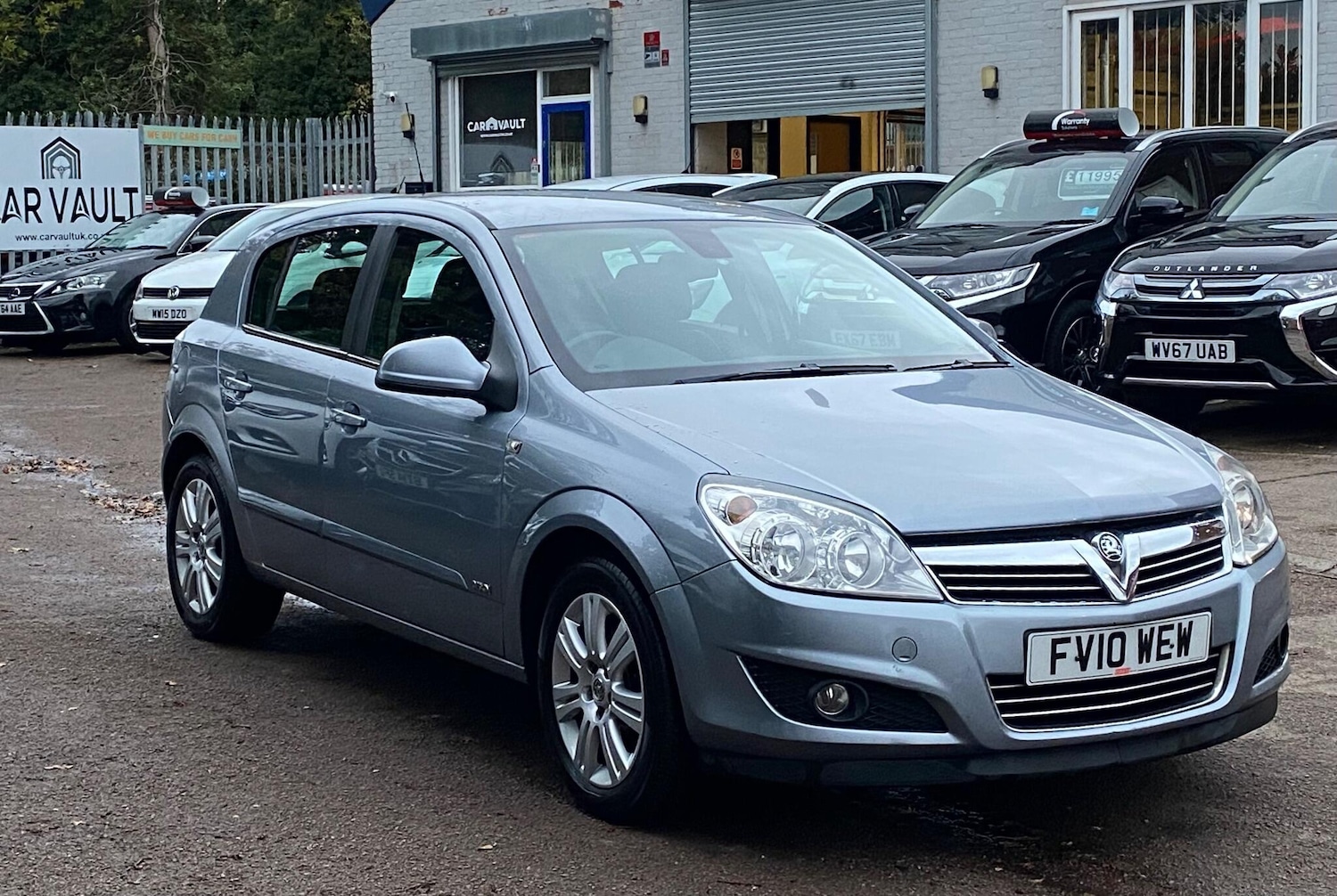Used Vauxhall Astra 2010 for sale - 76472614: Photo 2