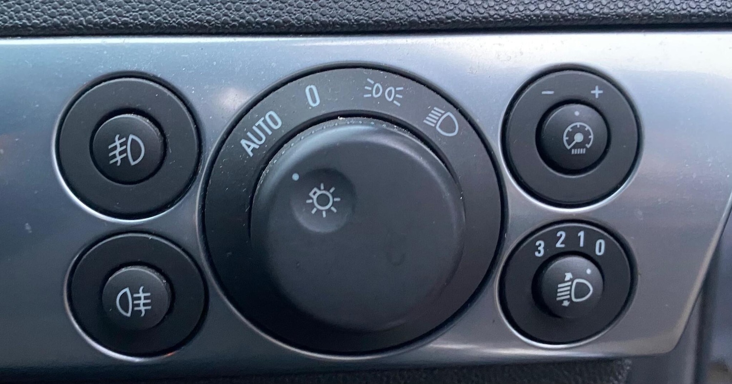 Used Vauxhall Astra 2010 for sale - 76472614: Photo 43