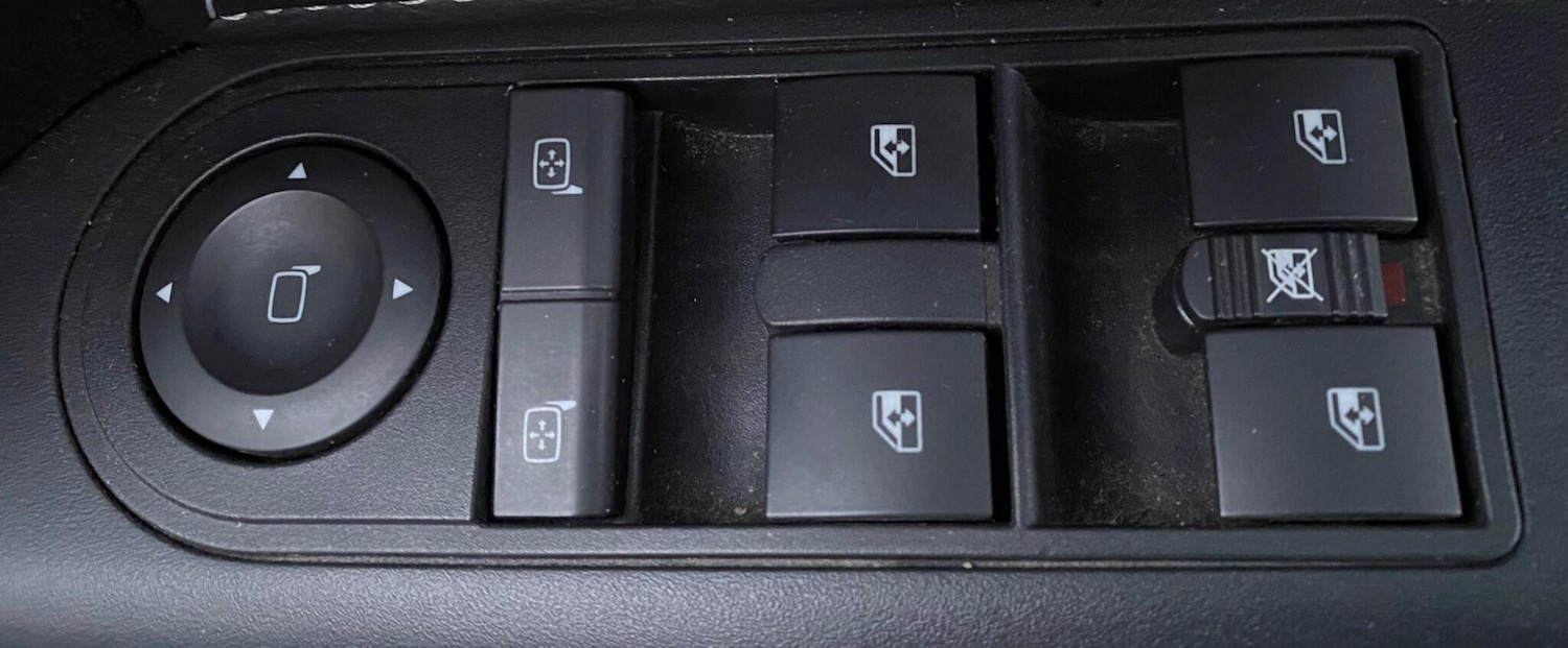 Used Vauxhall Astra 2010 for sale - 76472614: Photo 44