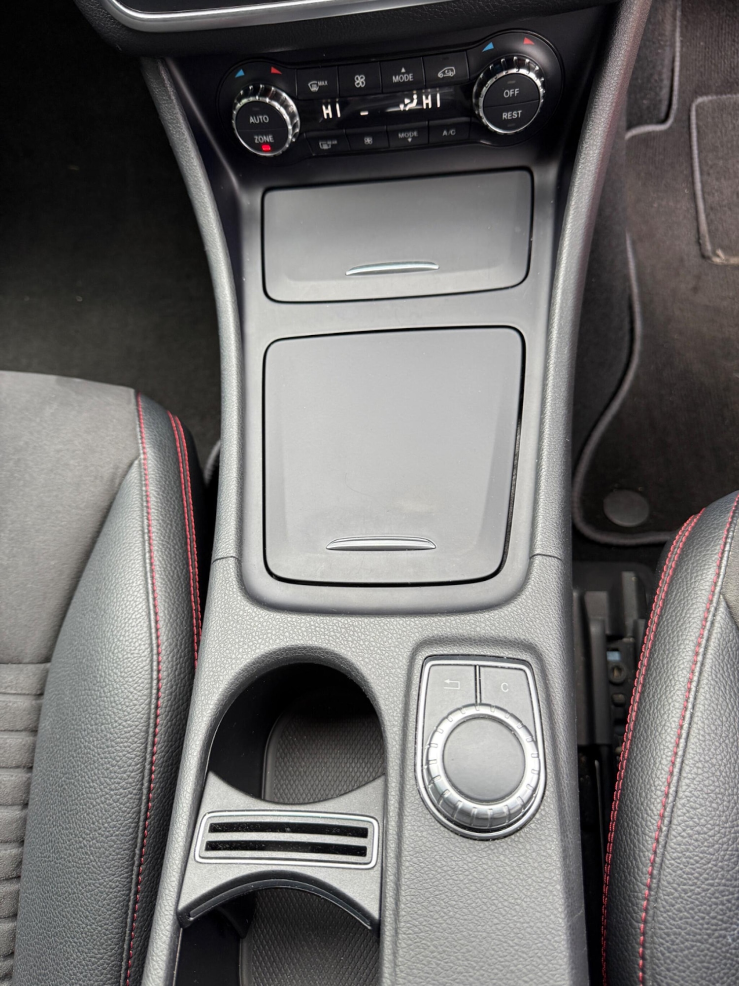 Used Mercedes-Benz GLA 2015 for sale - 76370295: Photo 24