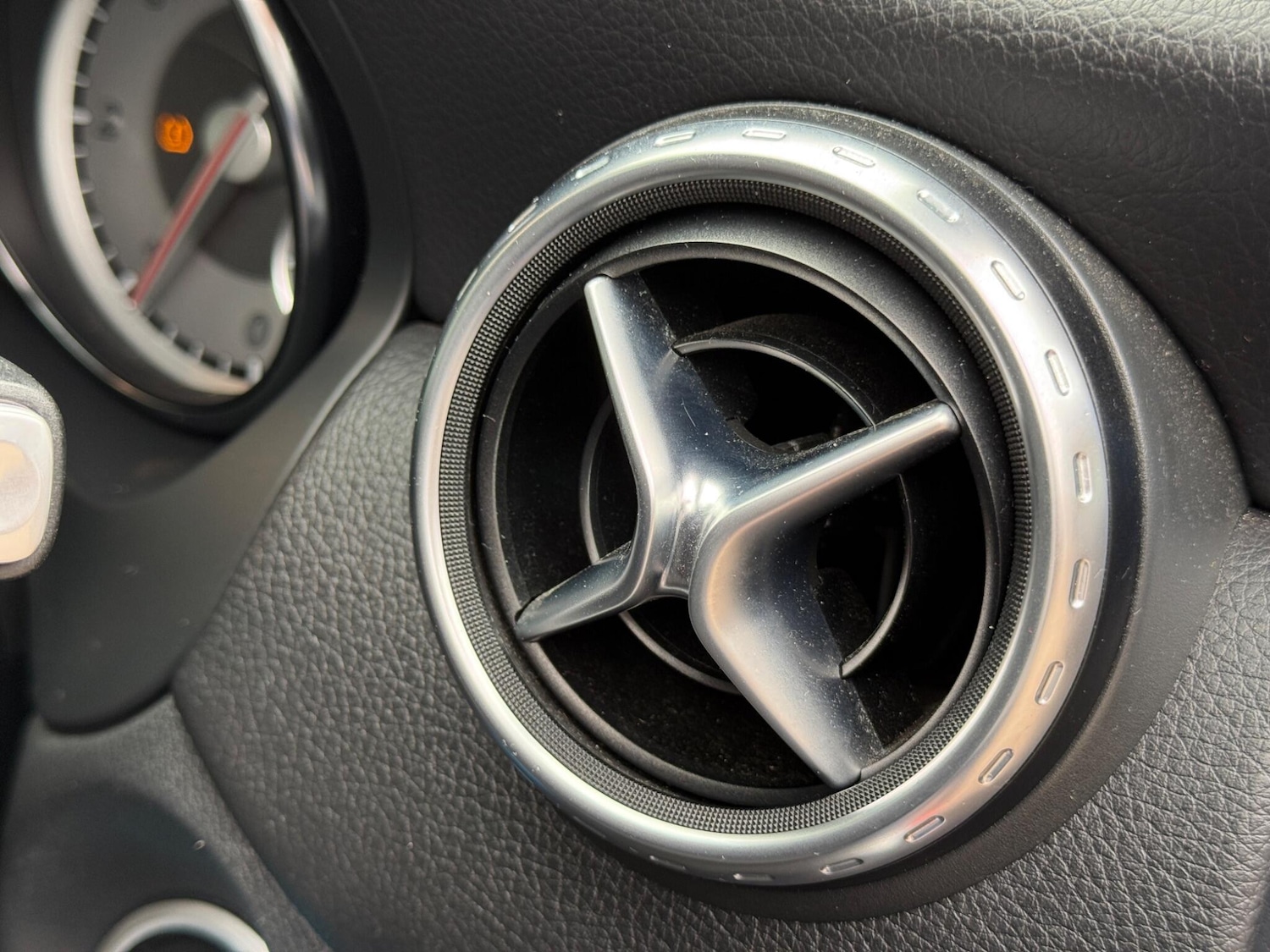 Used Mercedes-Benz GLA 2015 for sale - 76370295: Photo 29