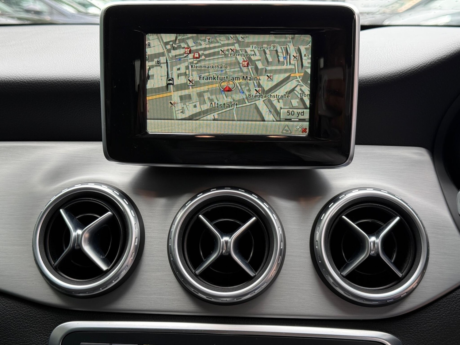 Used Mercedes-Benz GLA 2015 for sale - 76370295: Photo 51