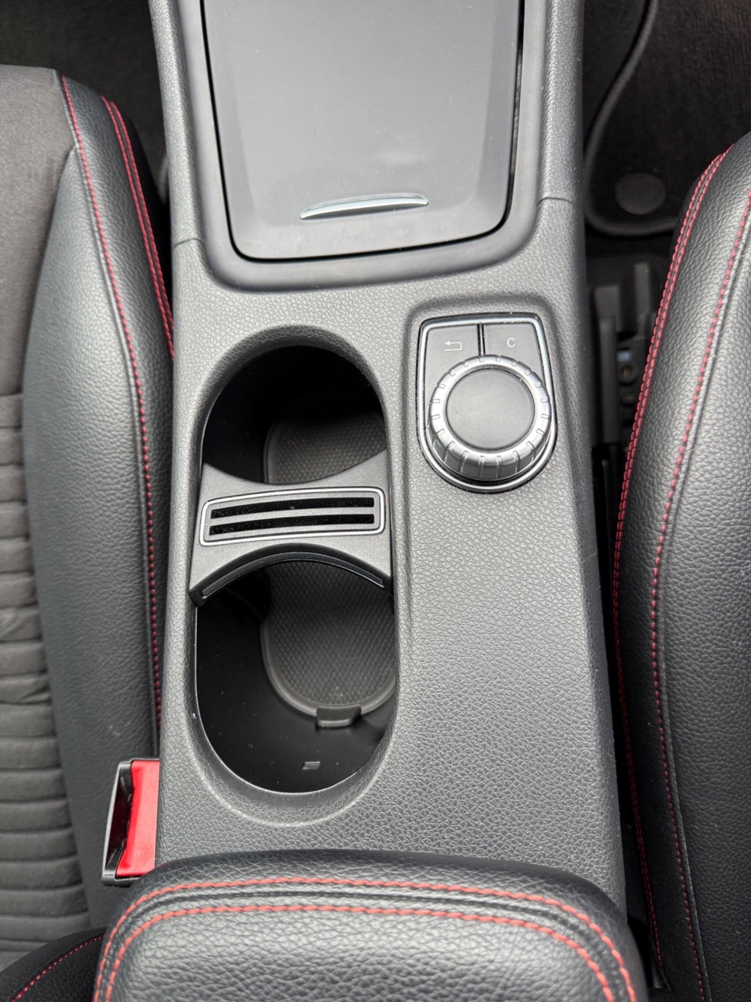 Used Mercedes-Benz GLA 2015 for sale - 76370295: Photo 67