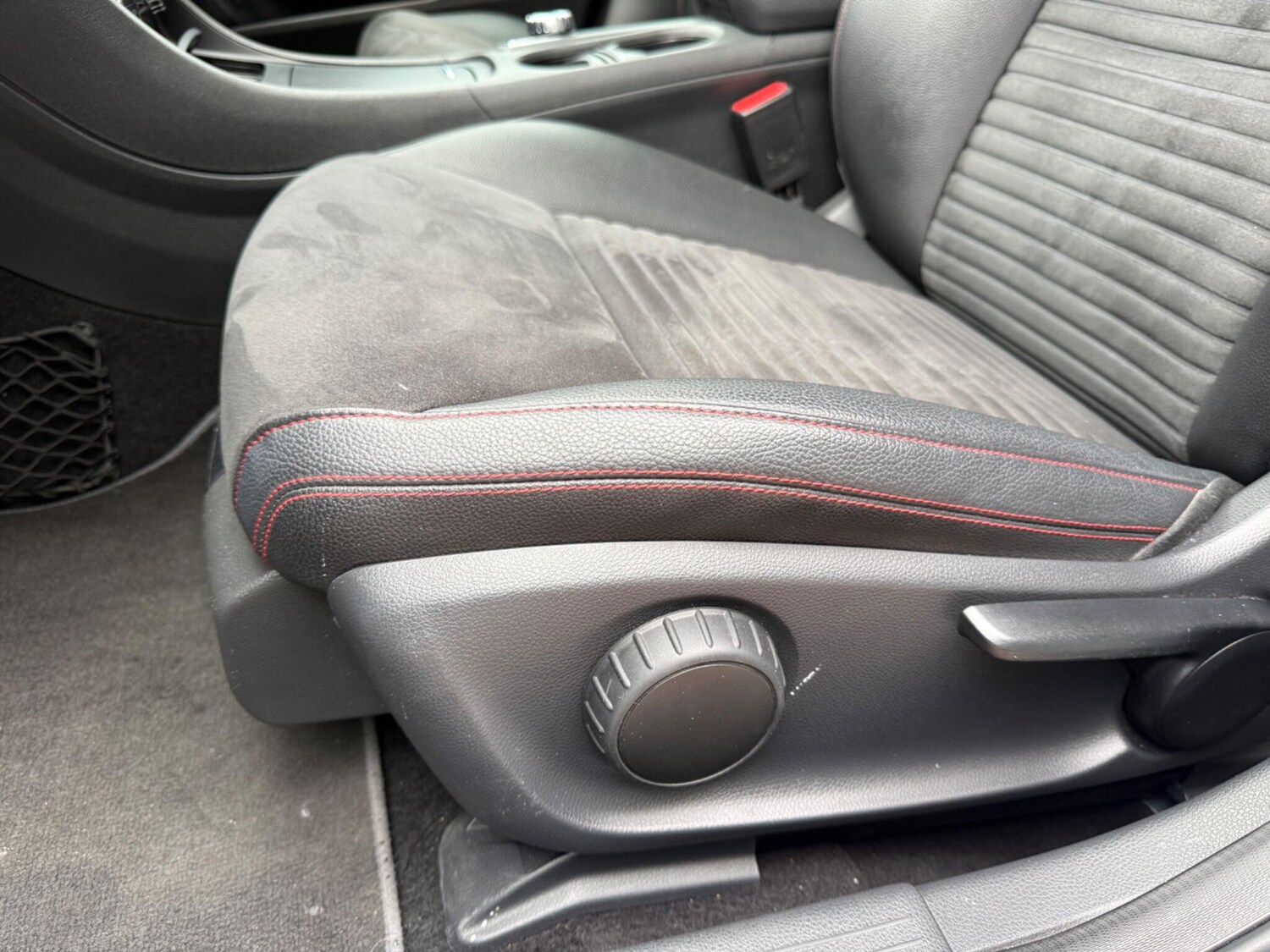 Used Mercedes-Benz GLA 2015 for sale - 76370295: Photo 69