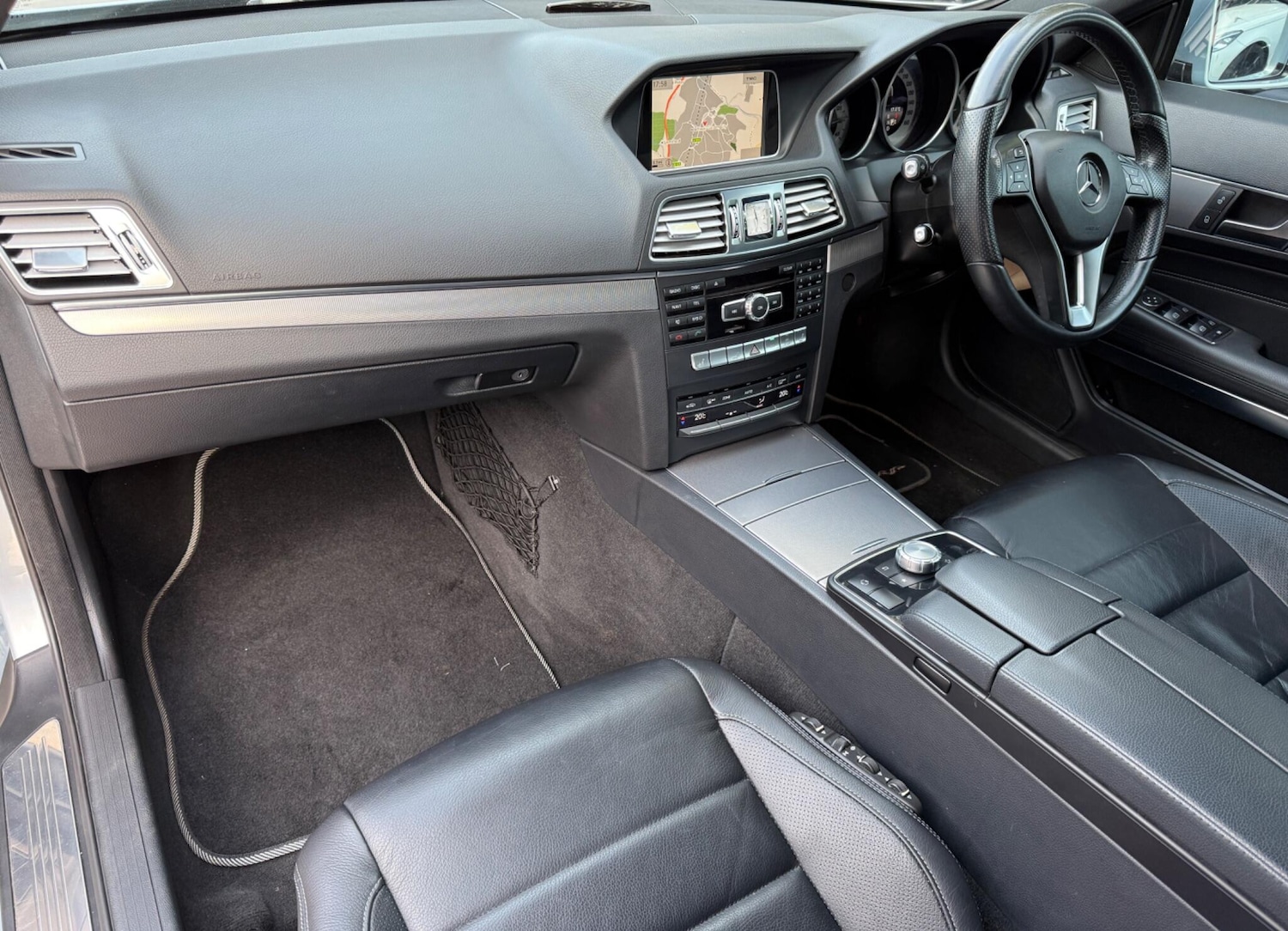 Used Mercedes-Benz E Class 2013 for sale - 76370475: Photo 16