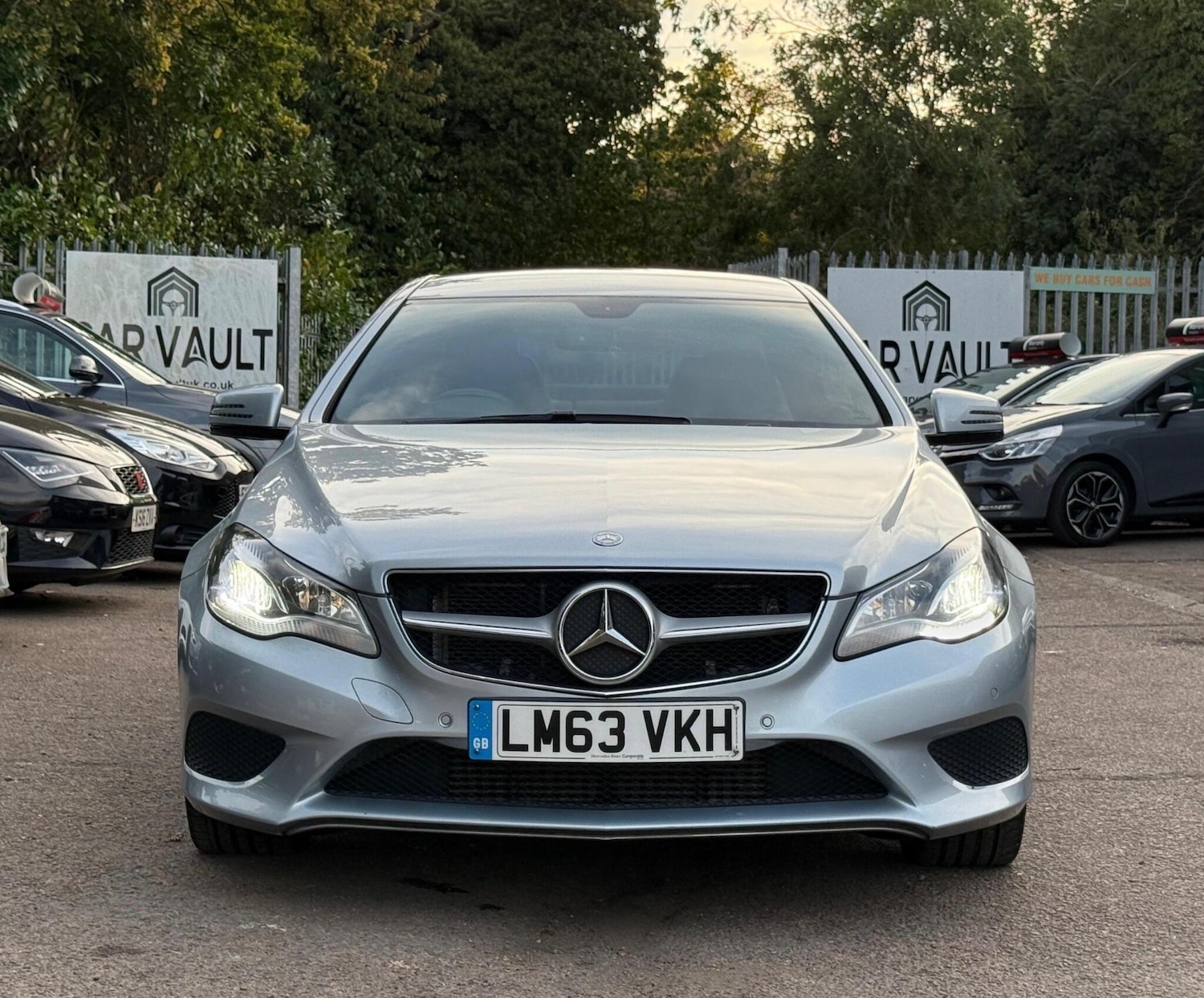 Used Mercedes-Benz E Class 2013 for sale - 76370475: Photo 2