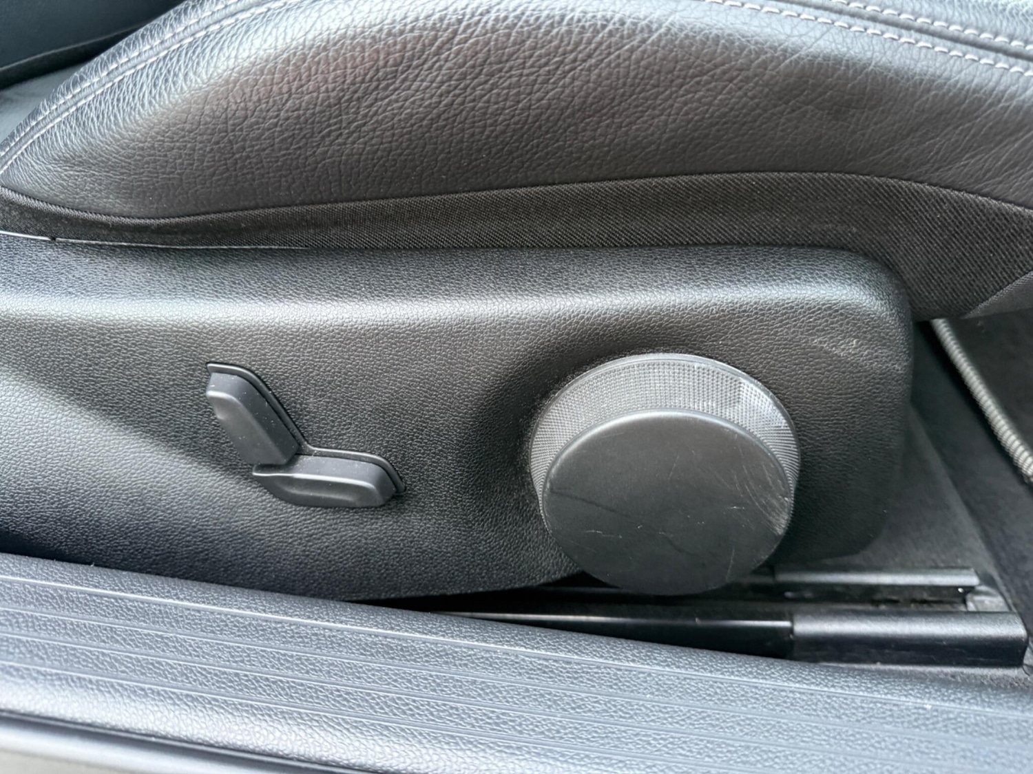 Used Mercedes-Benz E Class 2013 for sale - 76370475: Photo 31