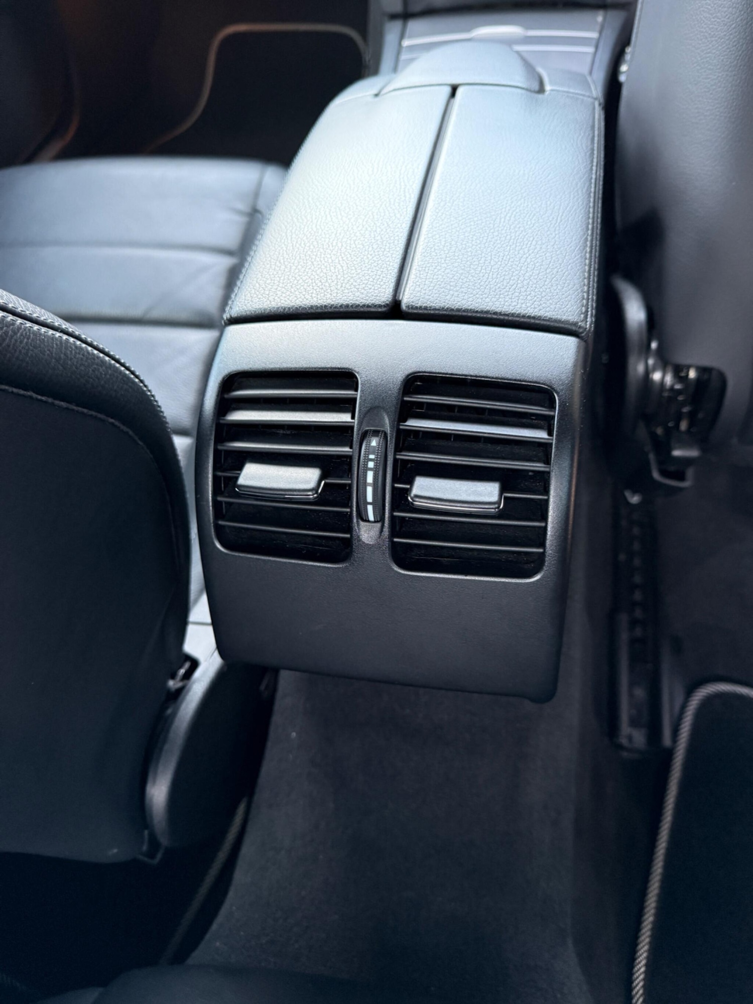 Used Mercedes-Benz E Class 2013 for sale - 76370475: Photo 34