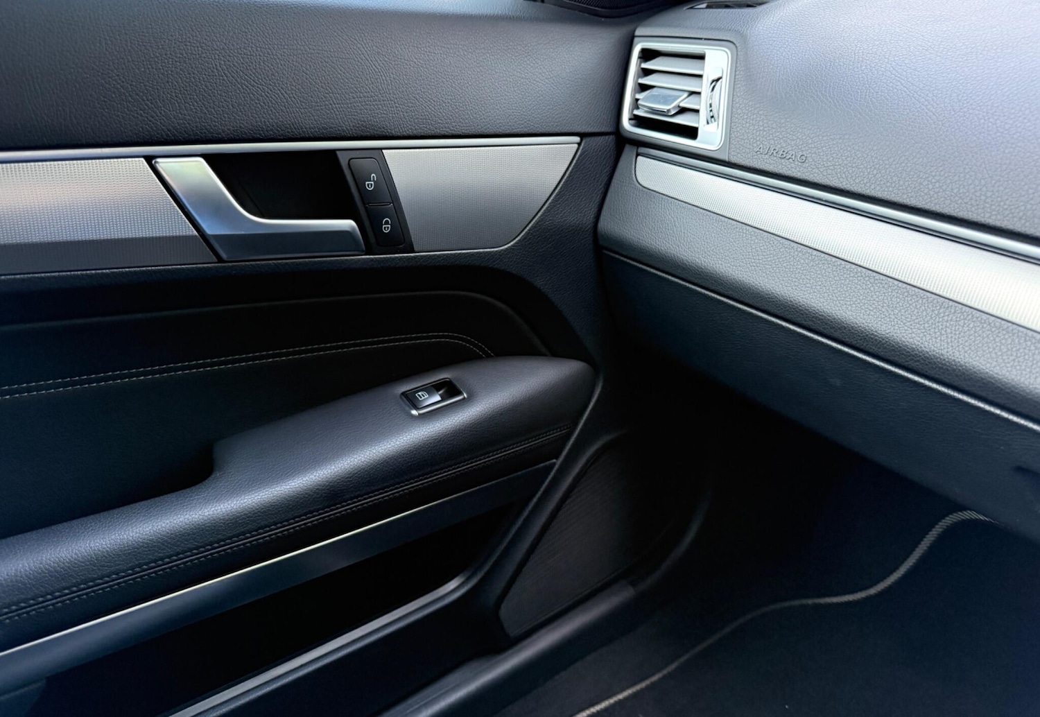 Used Mercedes-Benz E Class 2013 for sale - 76370475: Photo 42