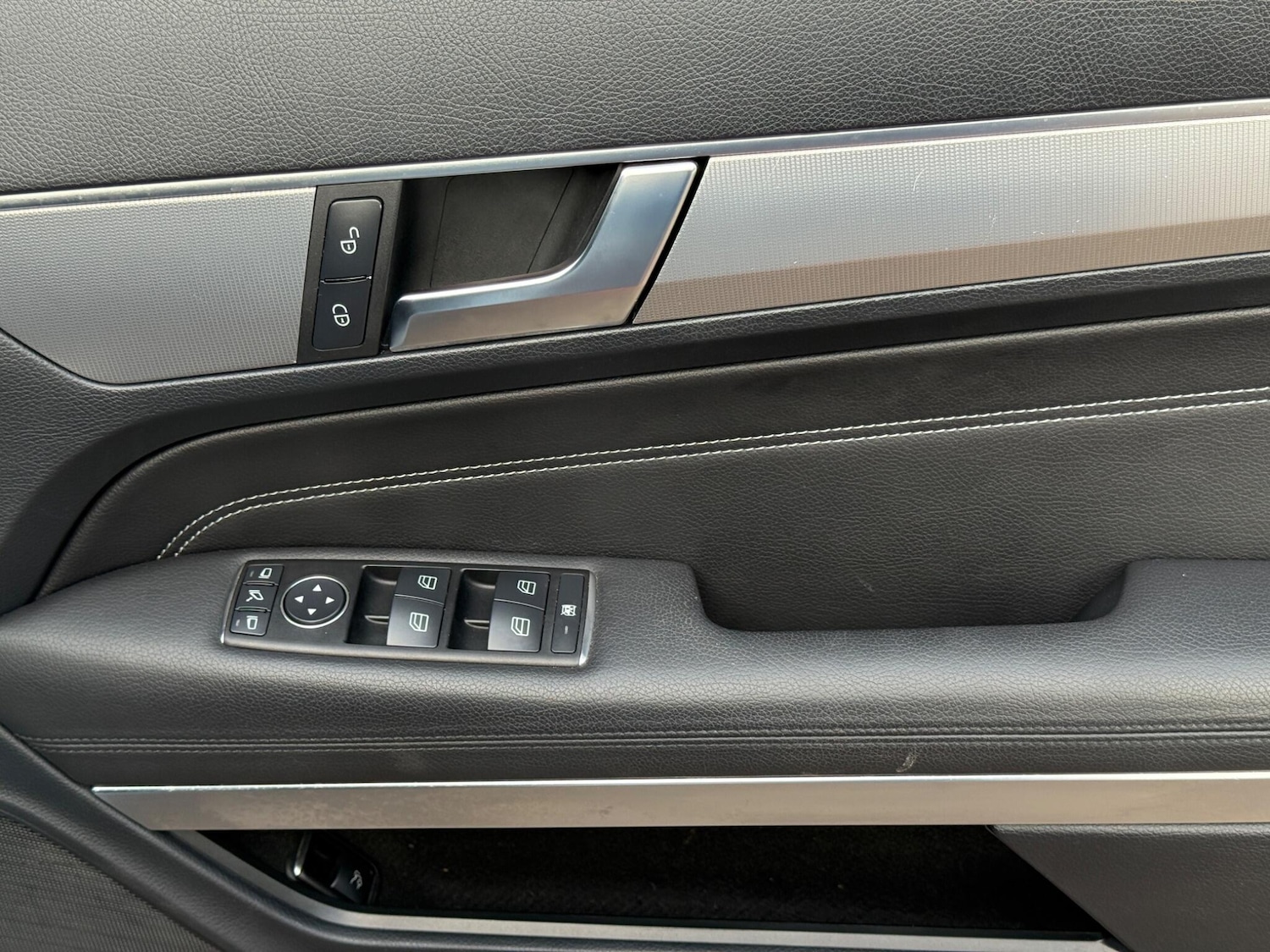 Used Mercedes-Benz E Class 2013 for sale - 76370475: Photo 43