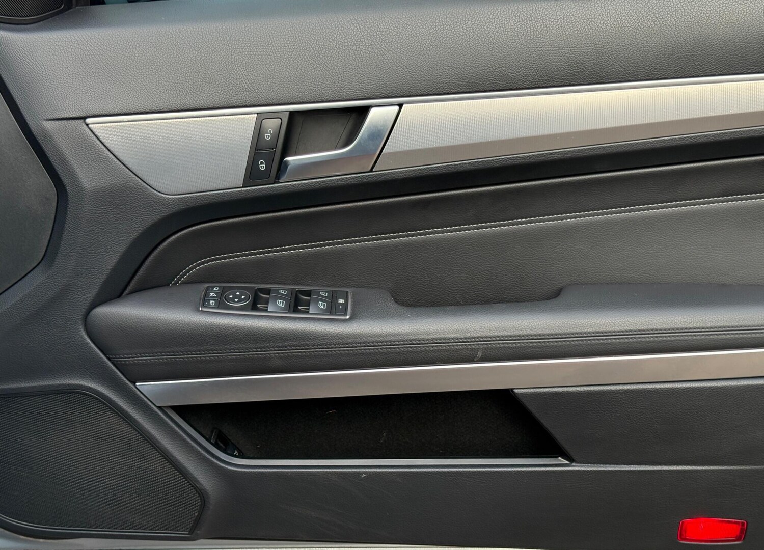 Used Mercedes-Benz E Class 2013 for sale - 76370475: Photo 44