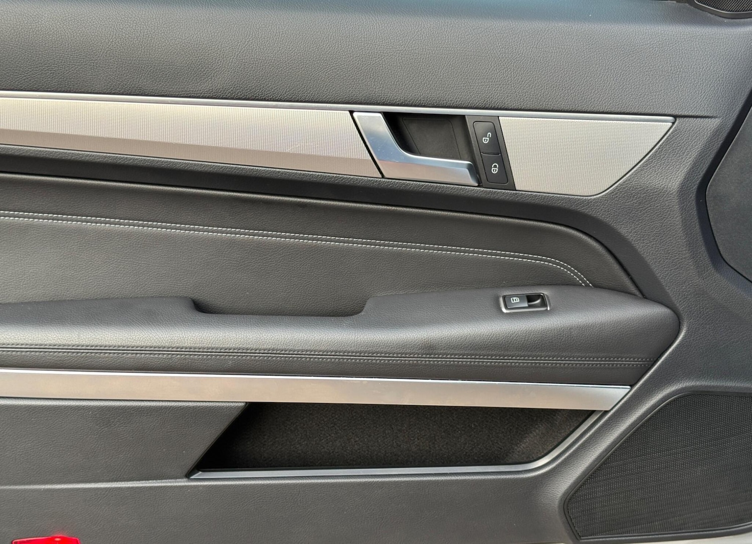 Used Mercedes-Benz E Class 2013 for sale - 76370475: Photo 45