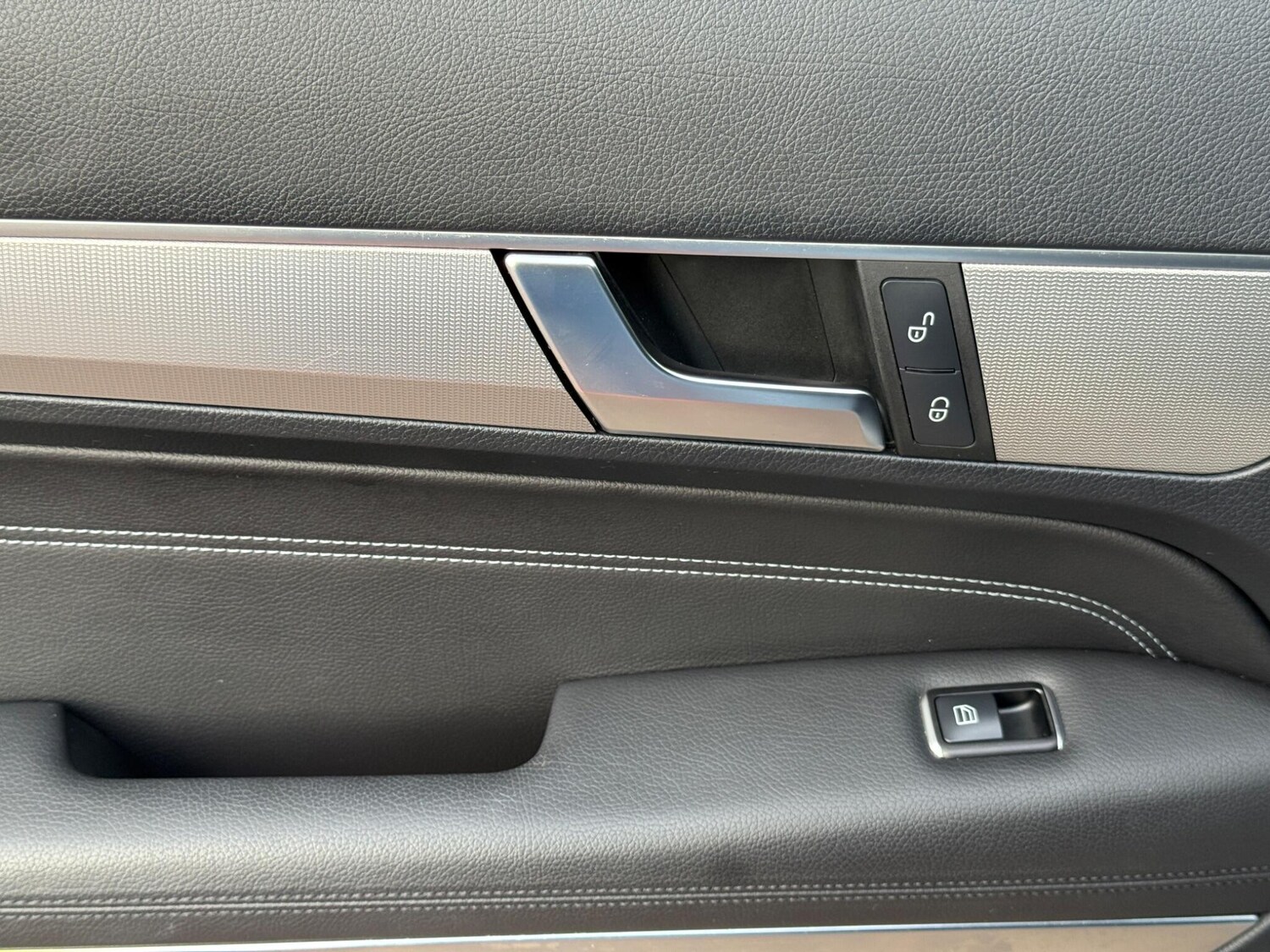 Used Mercedes-Benz E Class 2013 for sale - 76370475: Photo 46