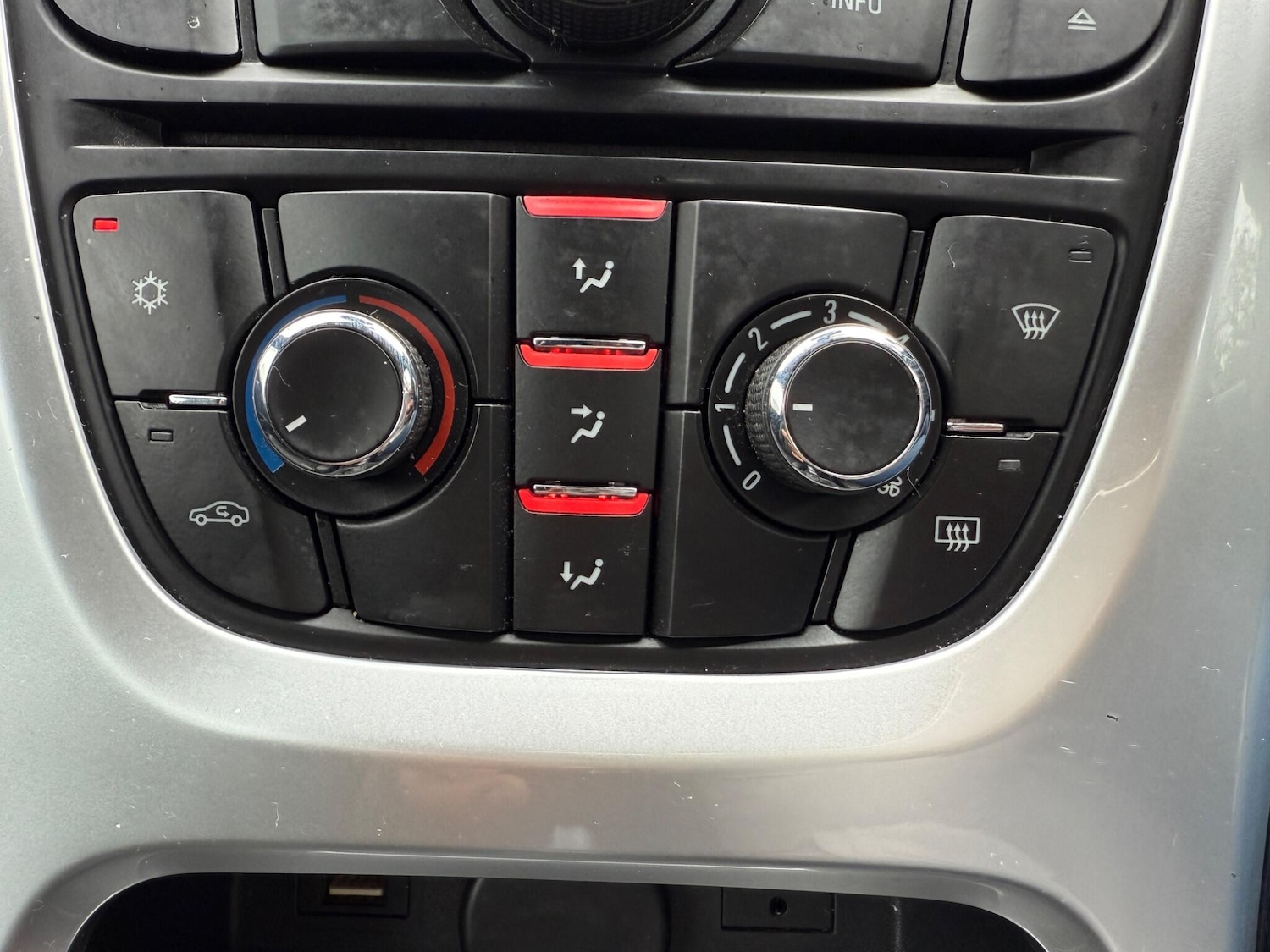 Used Vauxhall Astra GTC 2015 for sale - 76440426: Photo 25