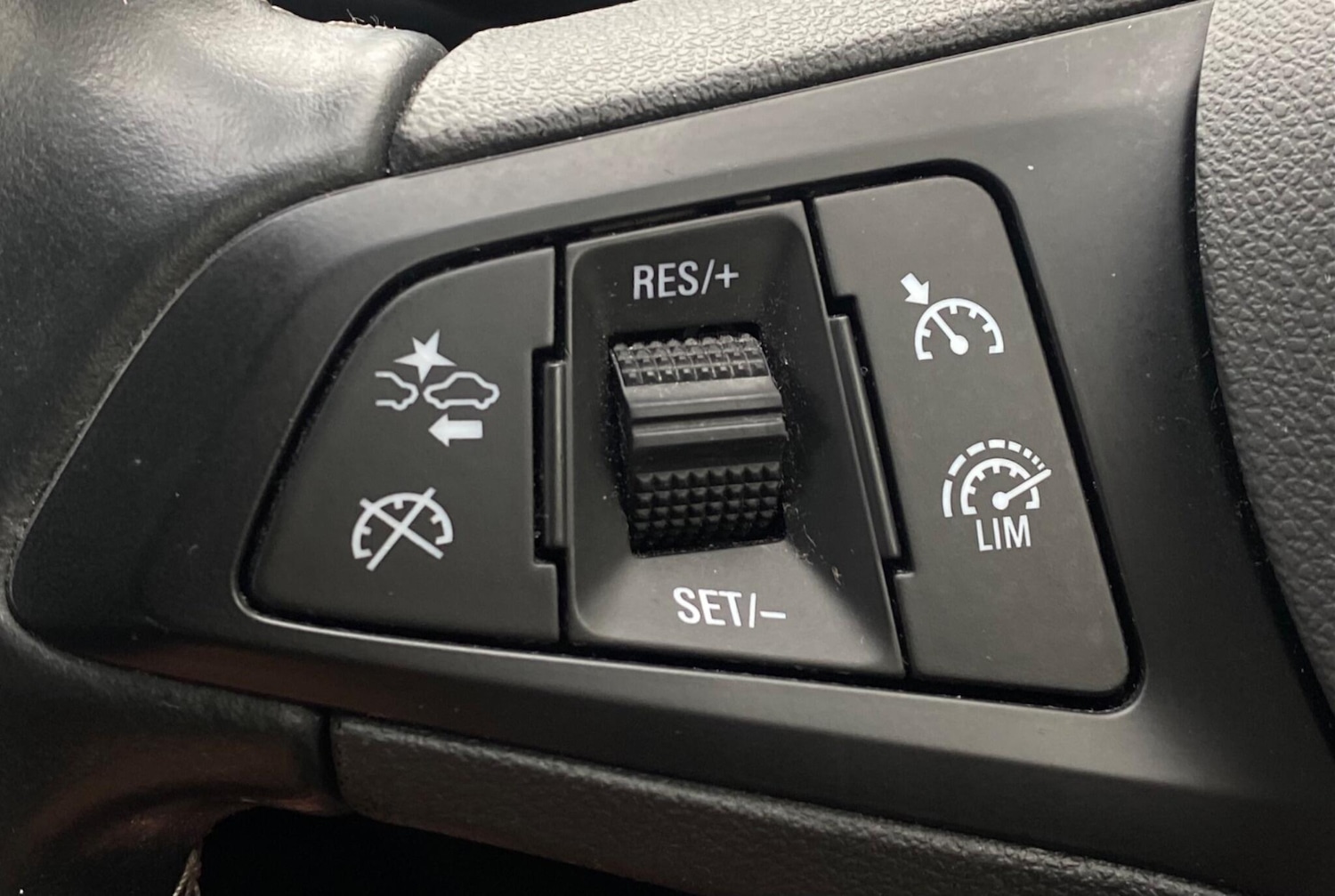 Used Vauxhall Astra 2016 for sale - 76573727: Photo 30