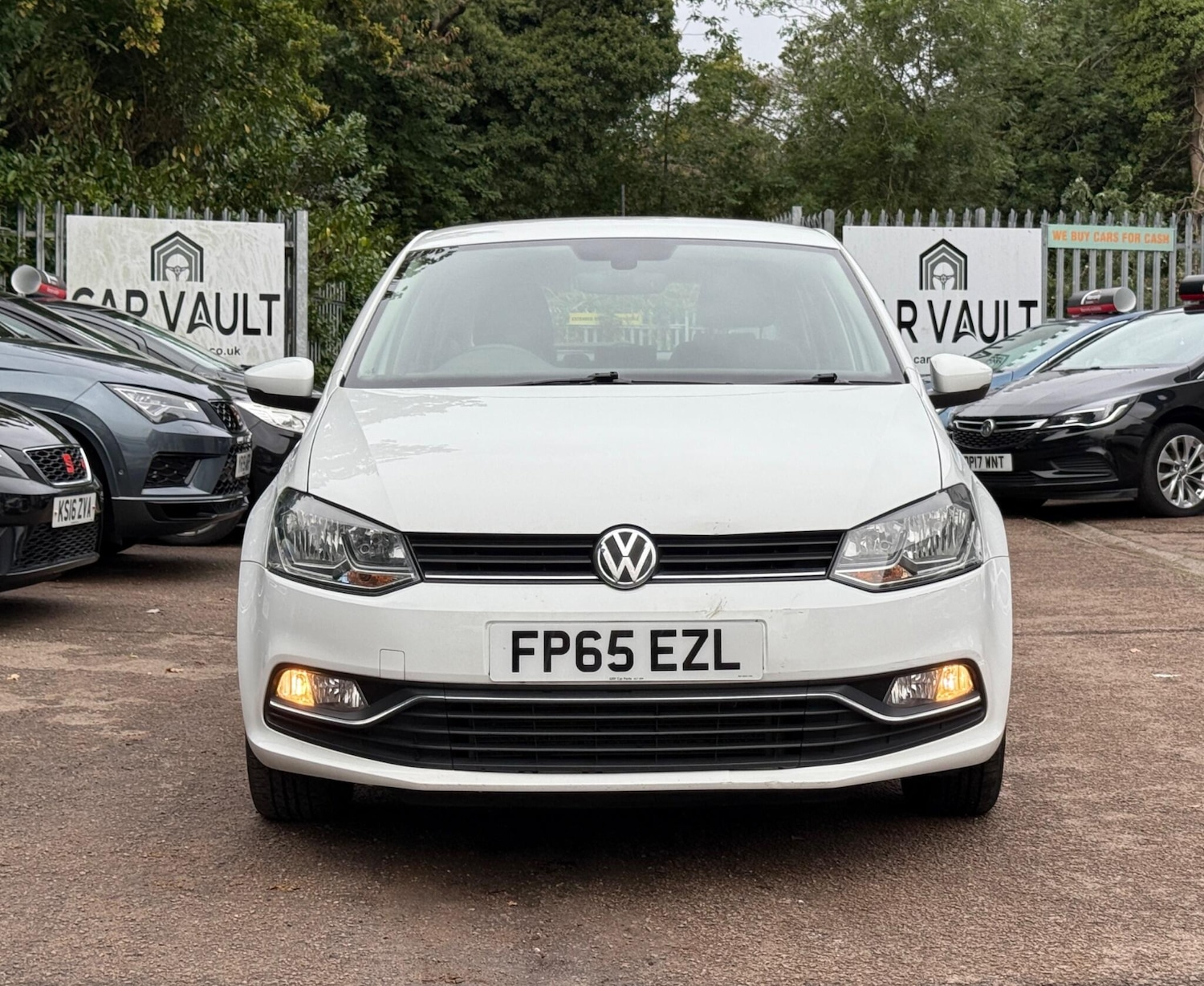 Used Volkswagen Polo 2016 for sale - 76370098: Photo 2