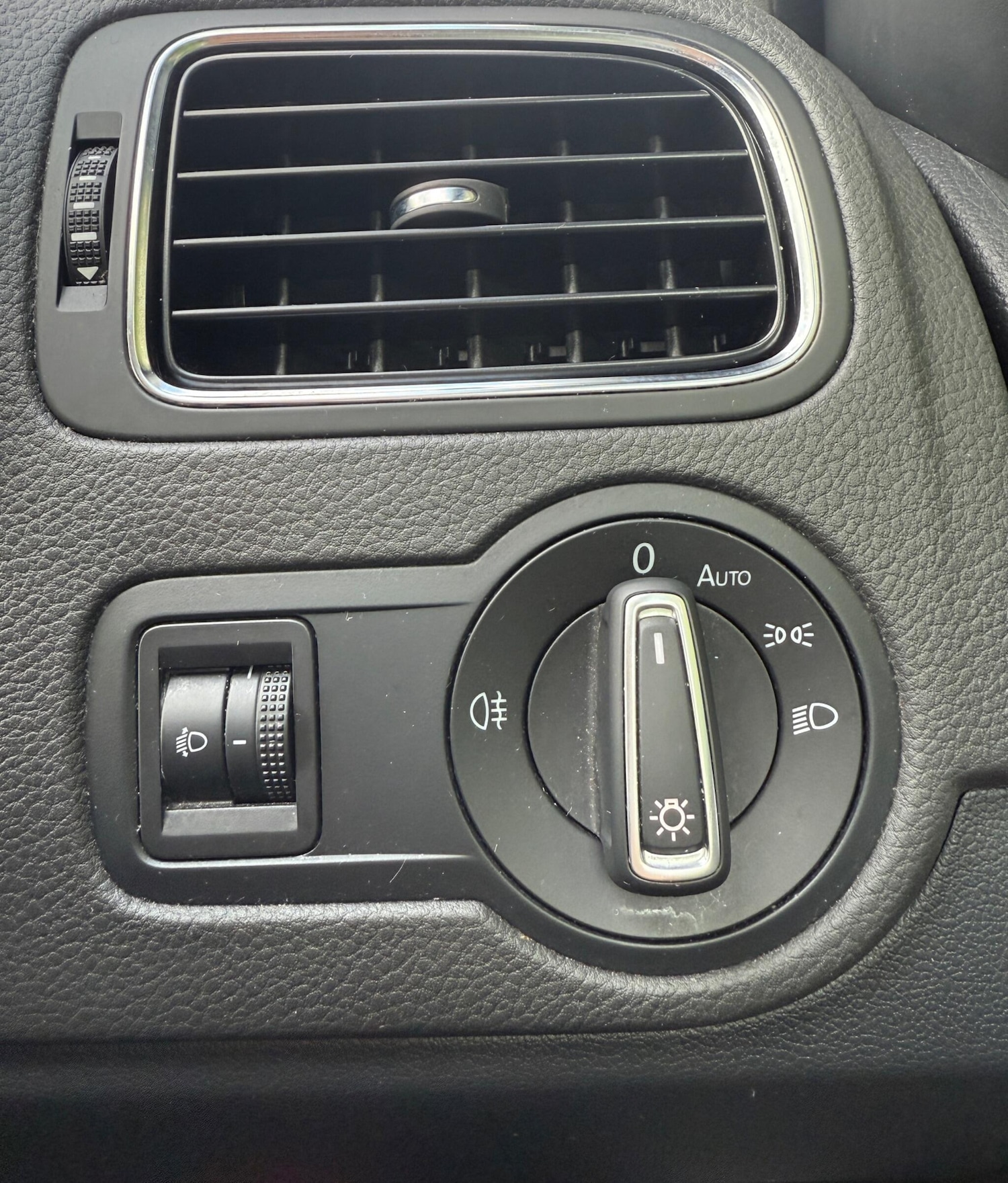 Used Volkswagen Polo 2016 for sale - 76370098: Photo 36