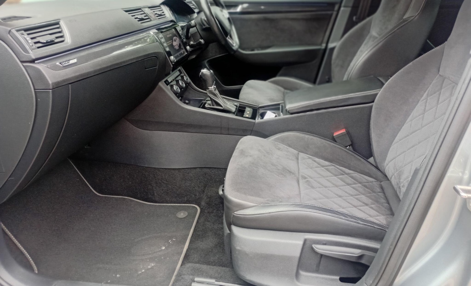 Used Skoda Superb 2018 for sale - 76371331: Photo 10