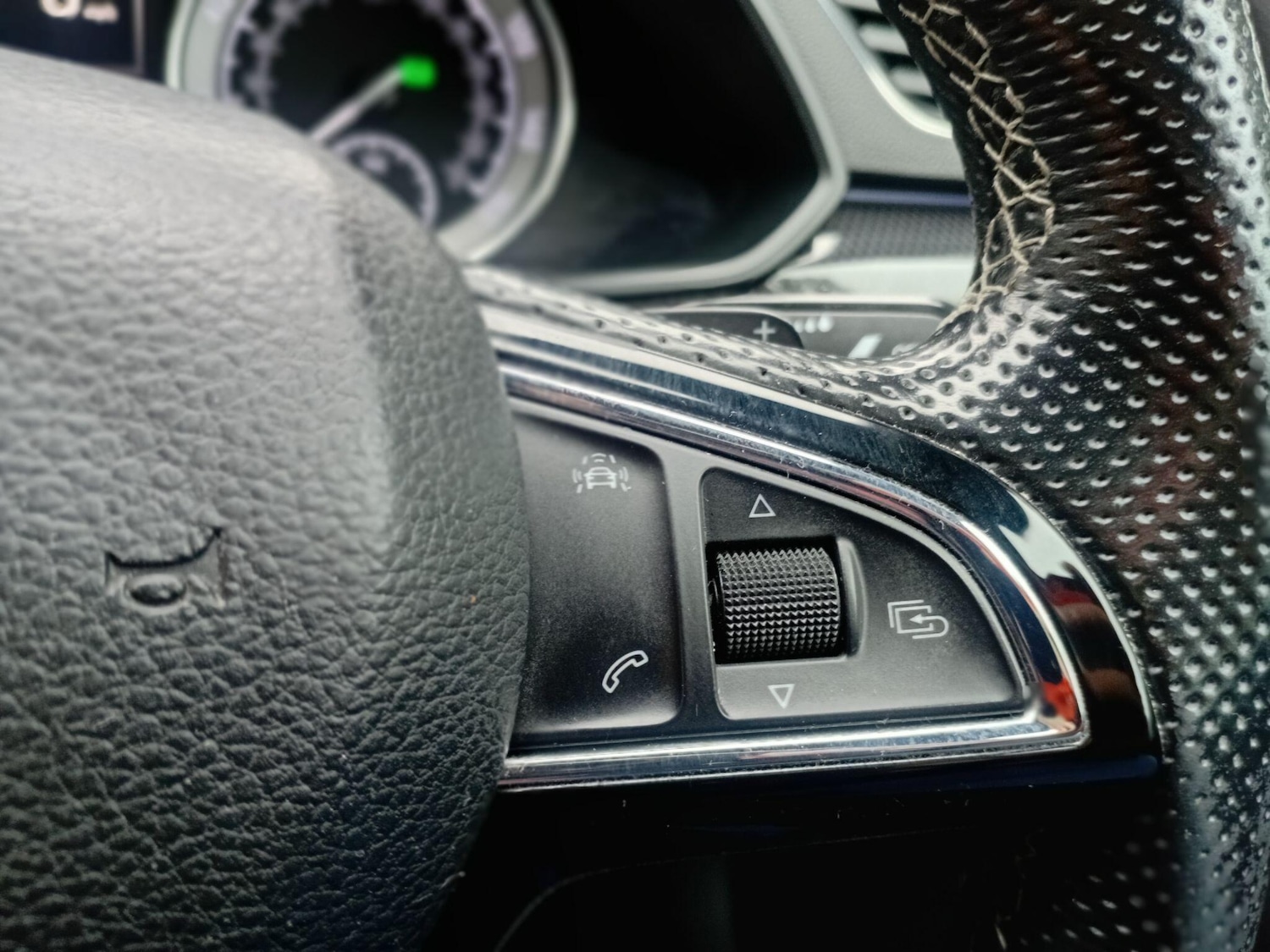 Used Skoda Superb 2018 for sale - 76371331: Photo 32