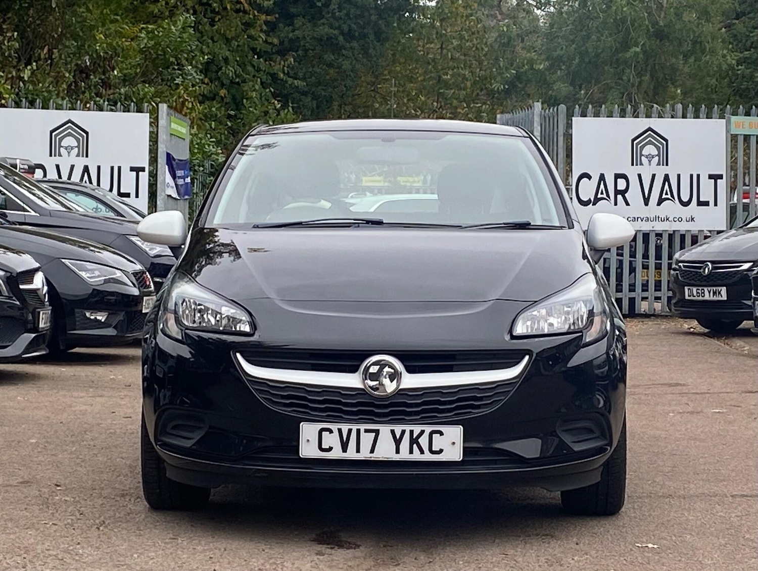 Used Vauxhall Corsa 2017 for sale - 76370599: Photo 2