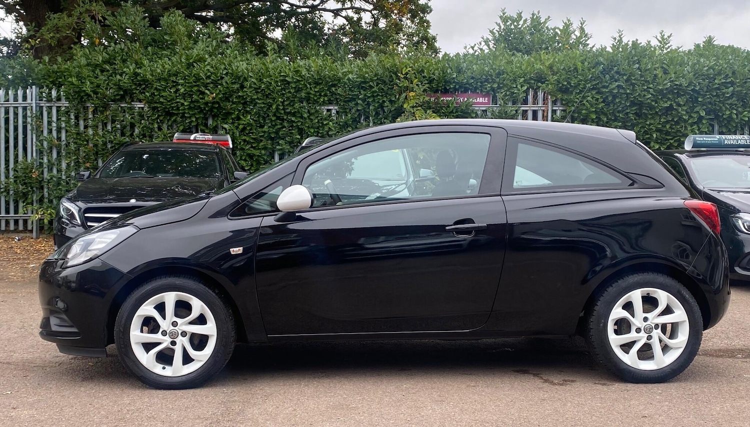 Used Vauxhall Corsa 2017 for sale - 76370599: Photo 6