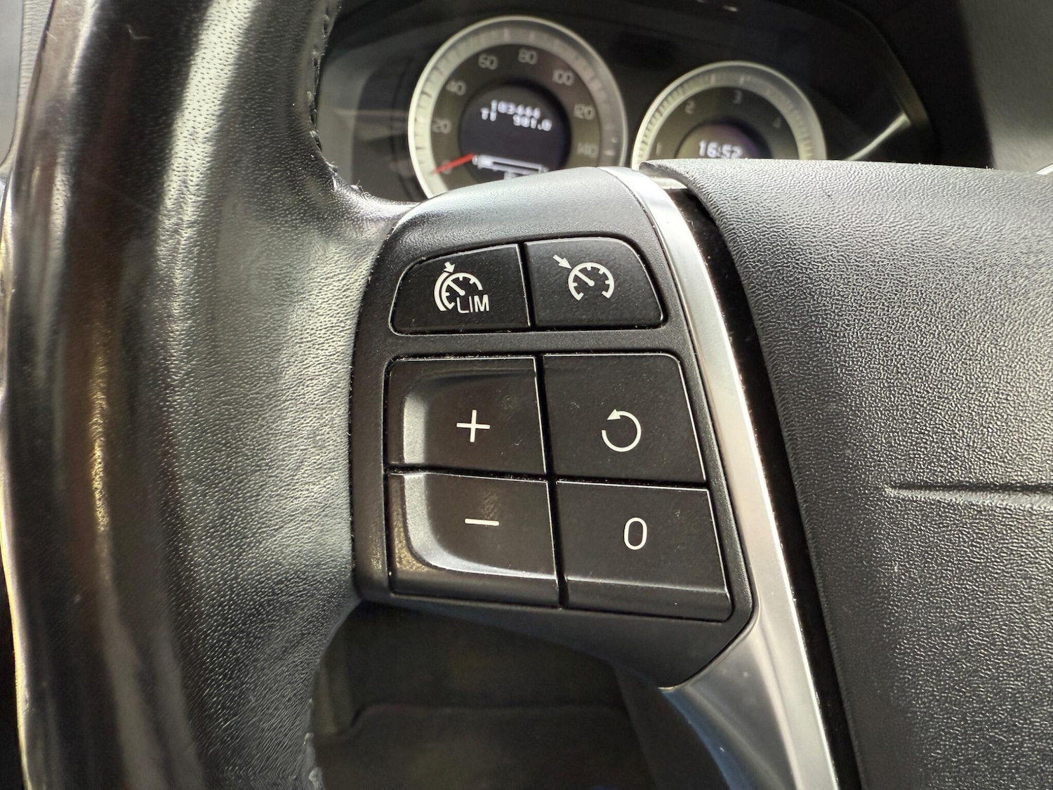 Used Volvo S60 2012 for sale - 76370215: Photo 31