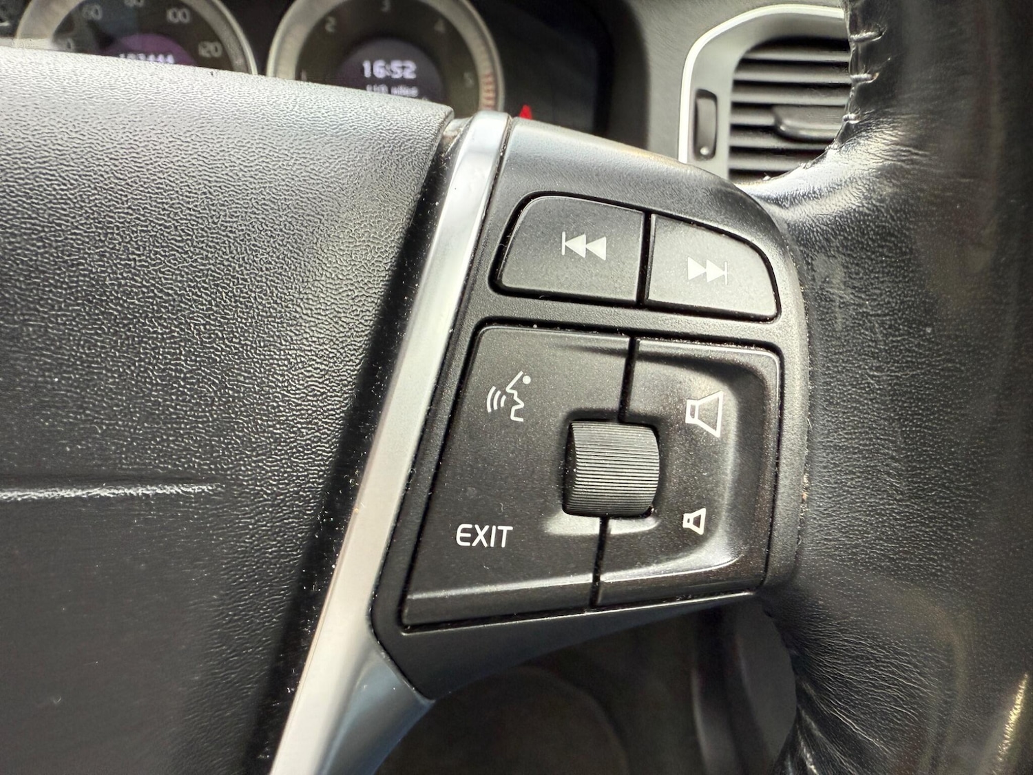 Used Volvo S60 2012 for sale - 76370215: Photo 32