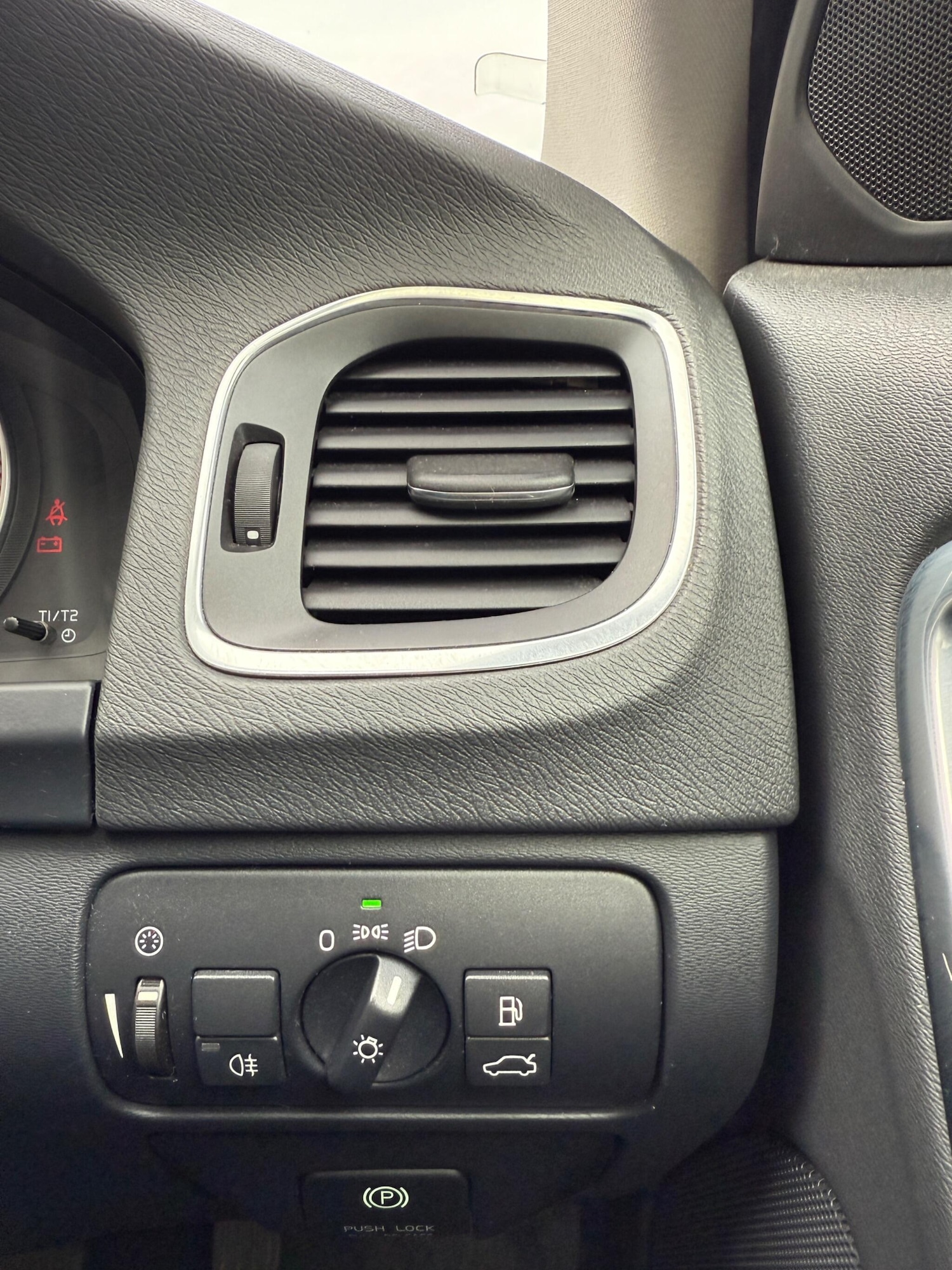 Used Volvo S60 2012 for sale - 76370215: Photo 33