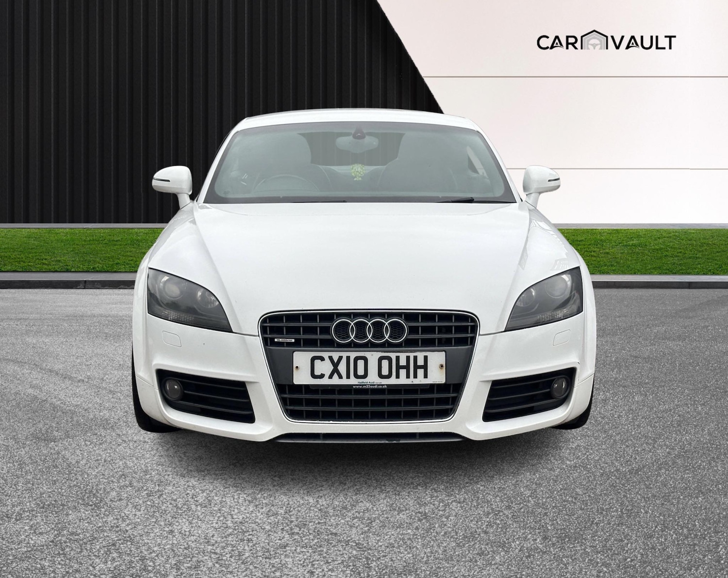 Used Audi TT 2010 for sale - 76371276: Photo 2