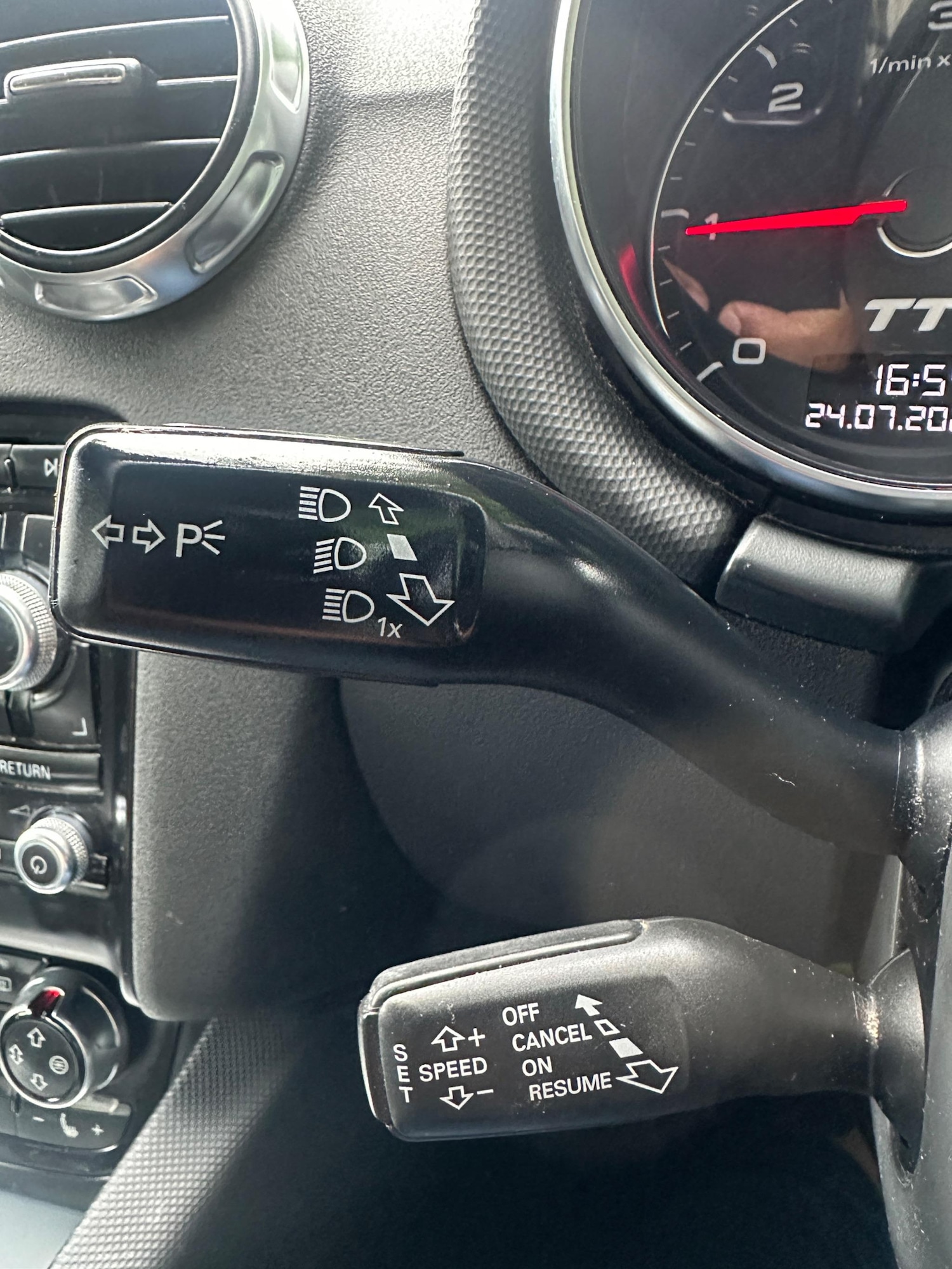 Used Audi TT 2010 for sale - 76371276: Photo 23