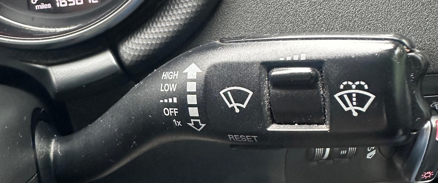 Used Audi TT 2010 for sale - 76371276: Photo 24
