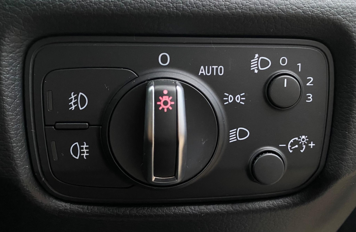 Used Audi A3 2015 for sale - 76659271: Photo 37