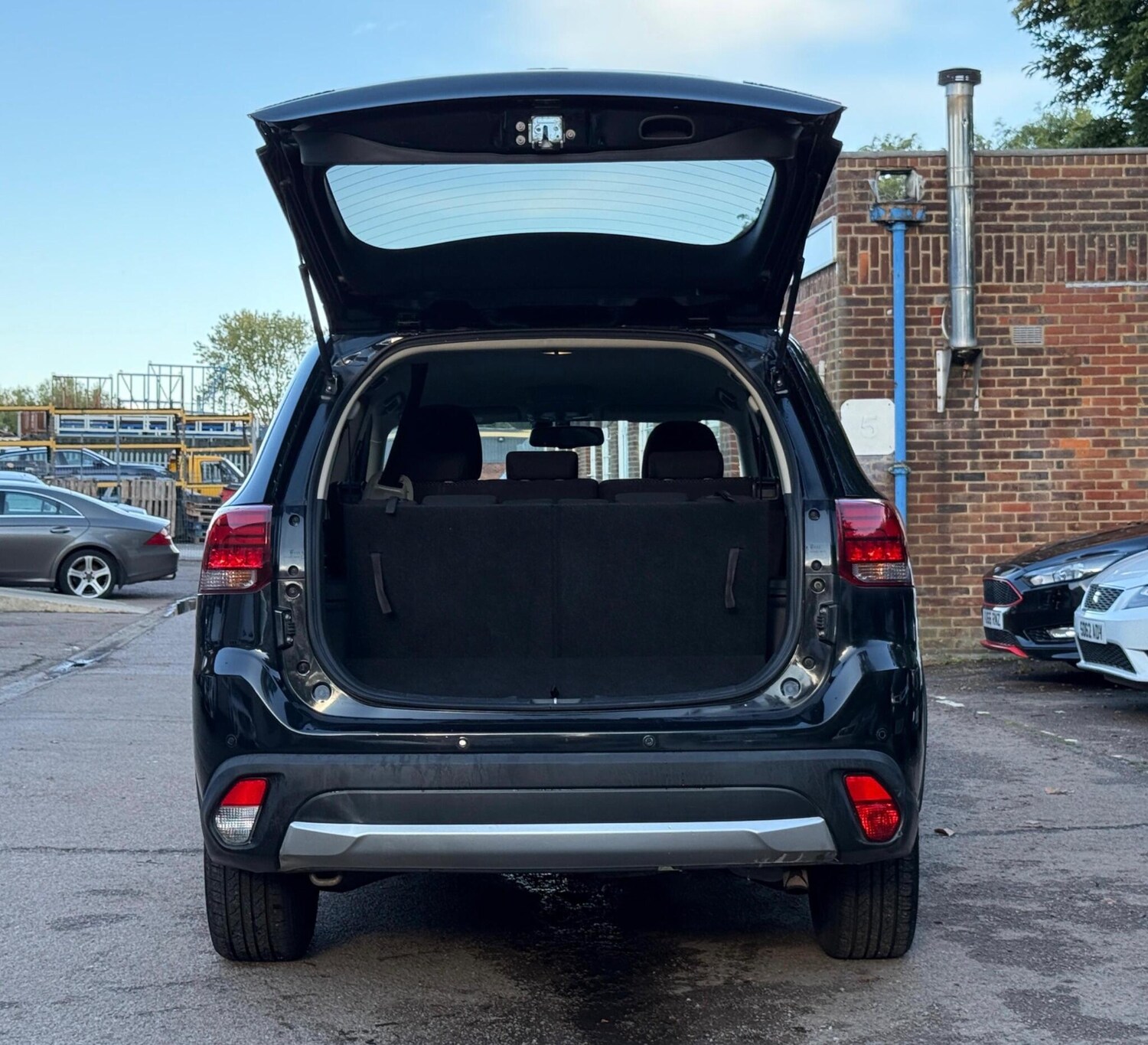 Used Mitsubishi Outlander 2017 for sale - 76371215: Photo 12