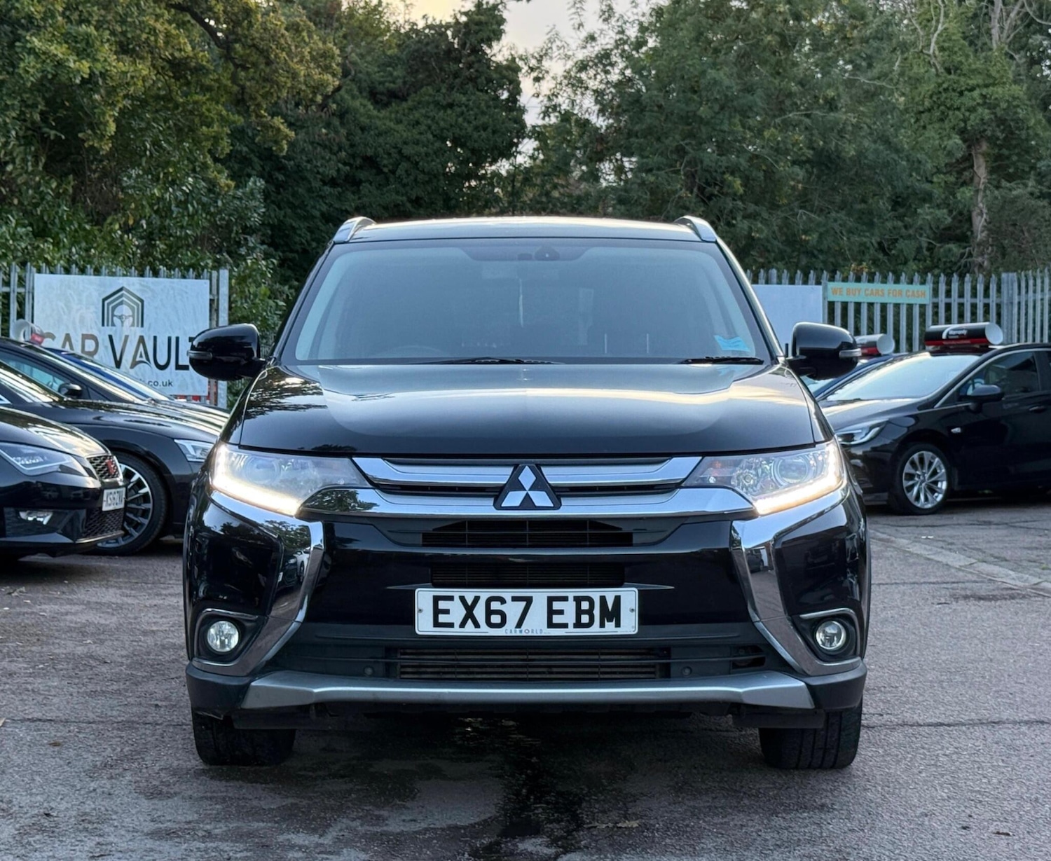 Used Mitsubishi Outlander 2017 for sale - 76371215: Photo 2