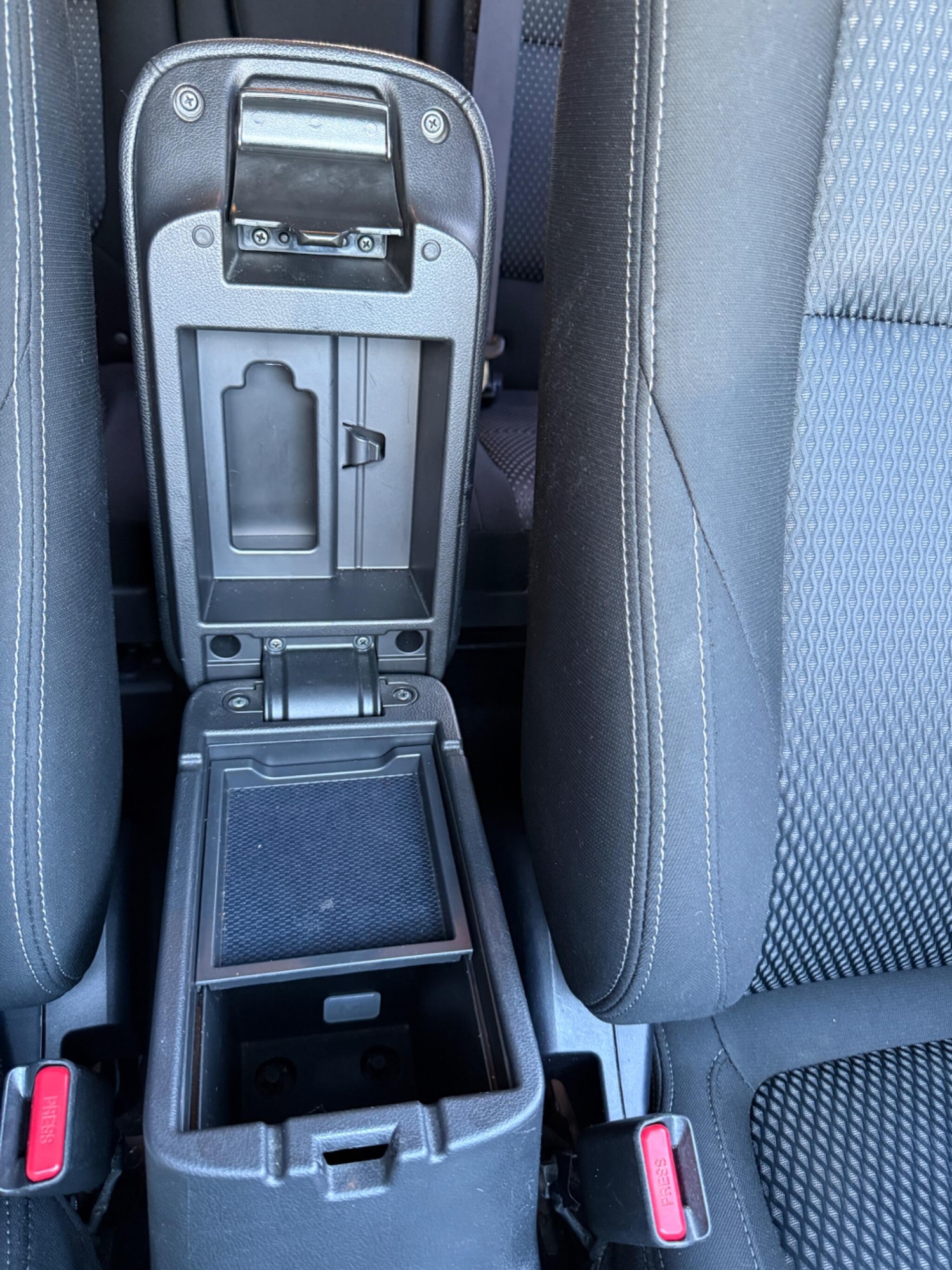 Used Mitsubishi Outlander 2017 for sale - 76371215: Photo 29