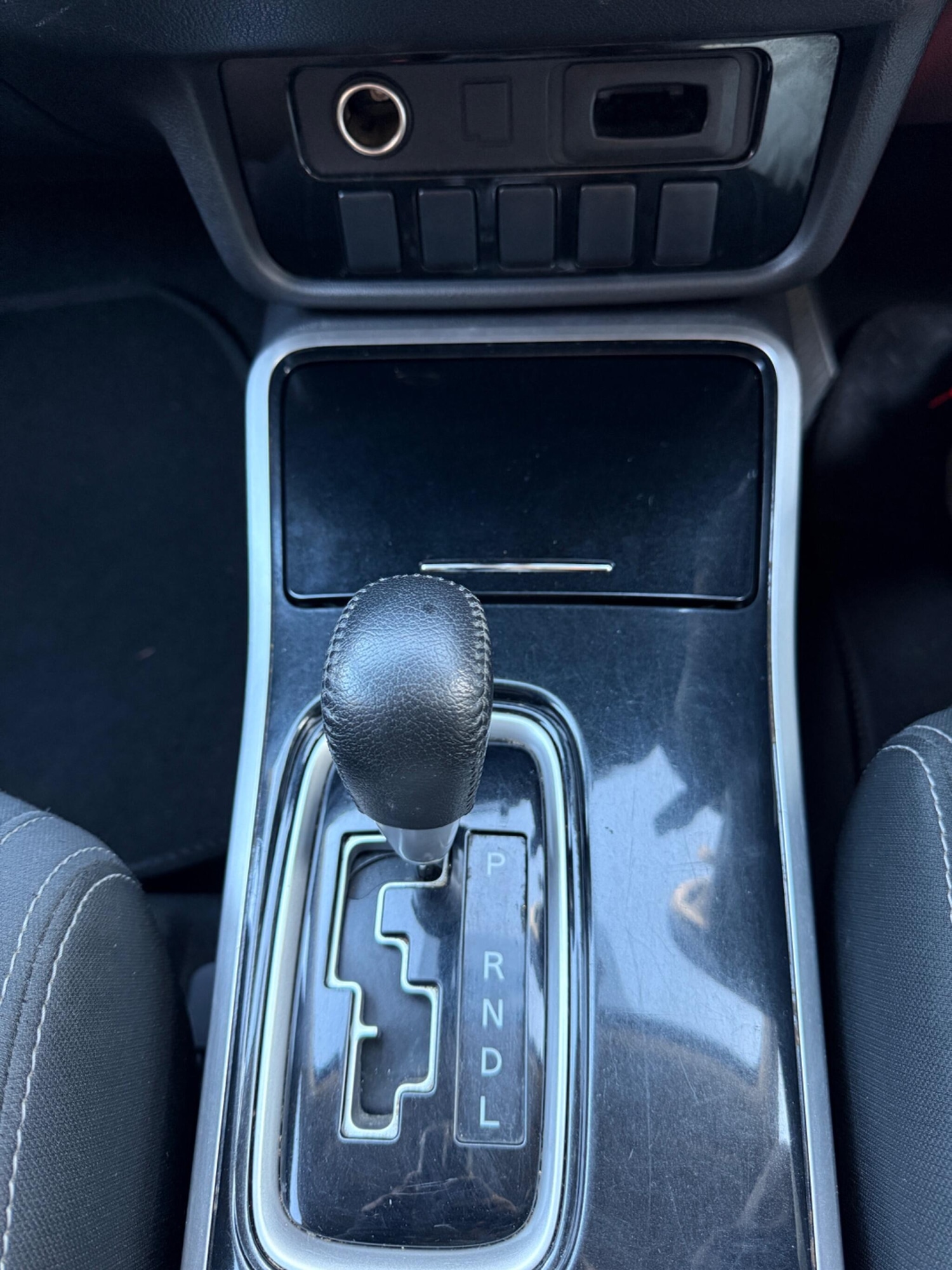 Used Mitsubishi Outlander 2017 for sale - 76371215: Photo 40